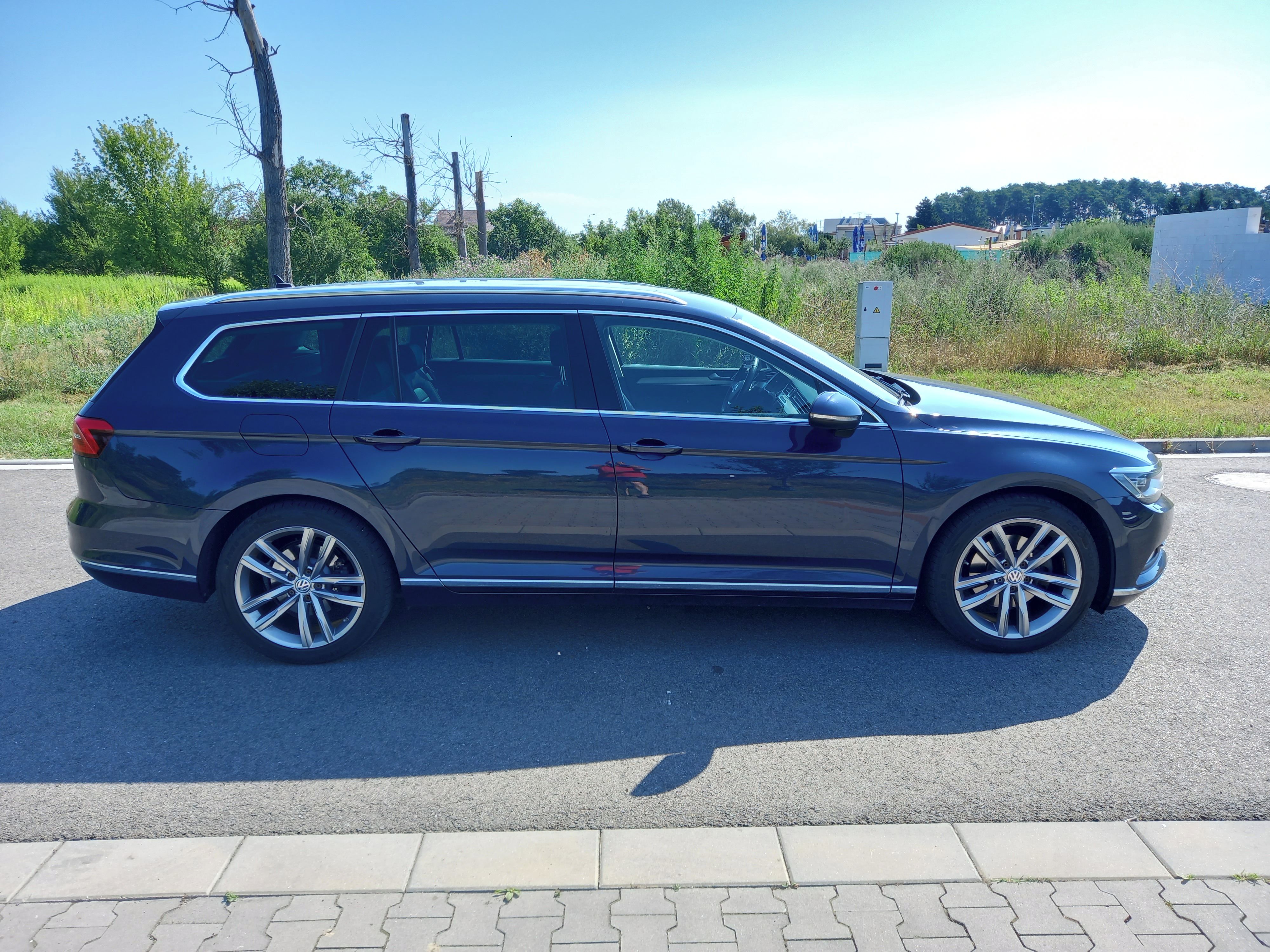 Volkswagen Passat, 2,0TDI-LED-ACC-HIGHLINE-AHK - fotka 4