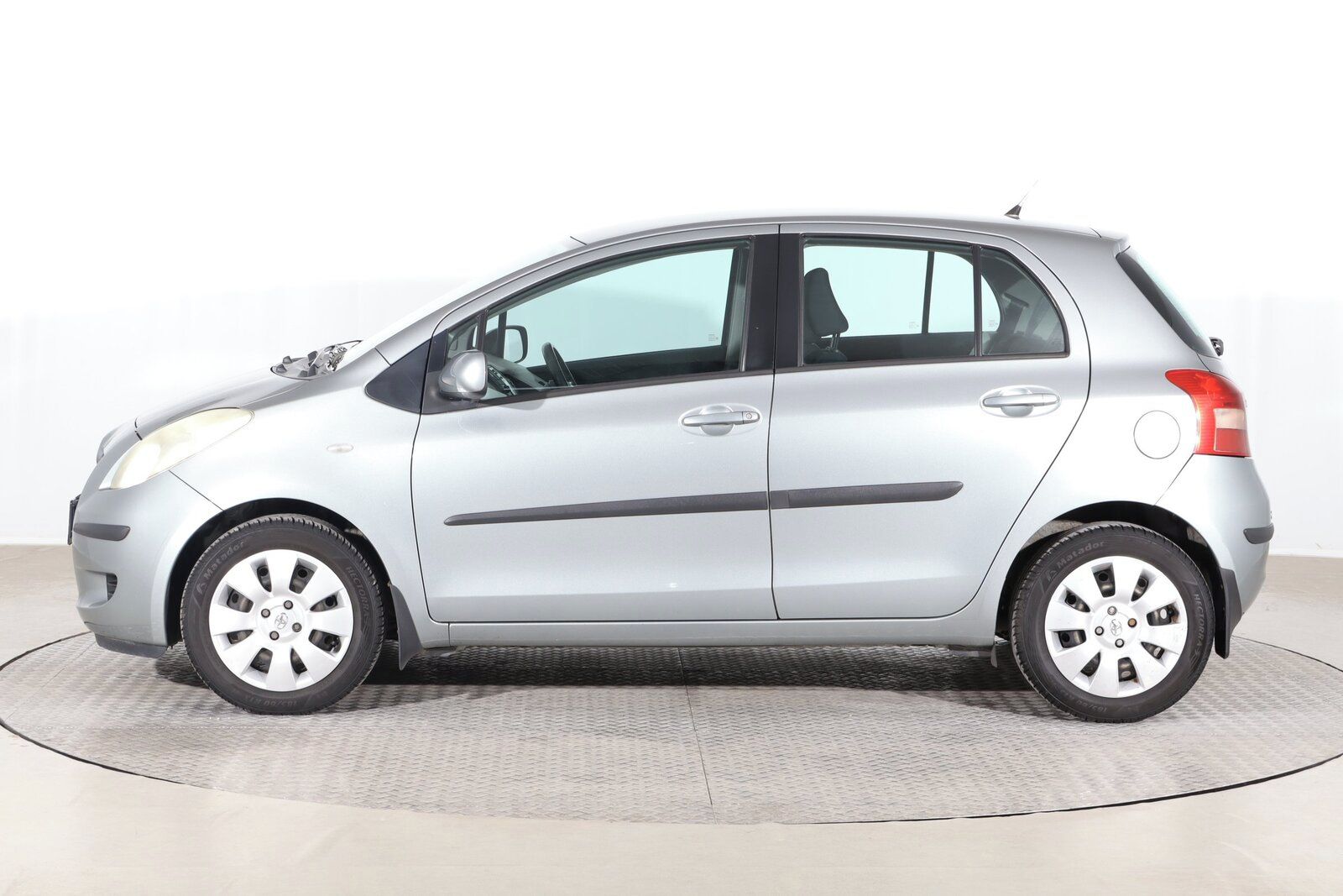Toyota Yaris, 1.3 VVT-i, Automat - fotka 3