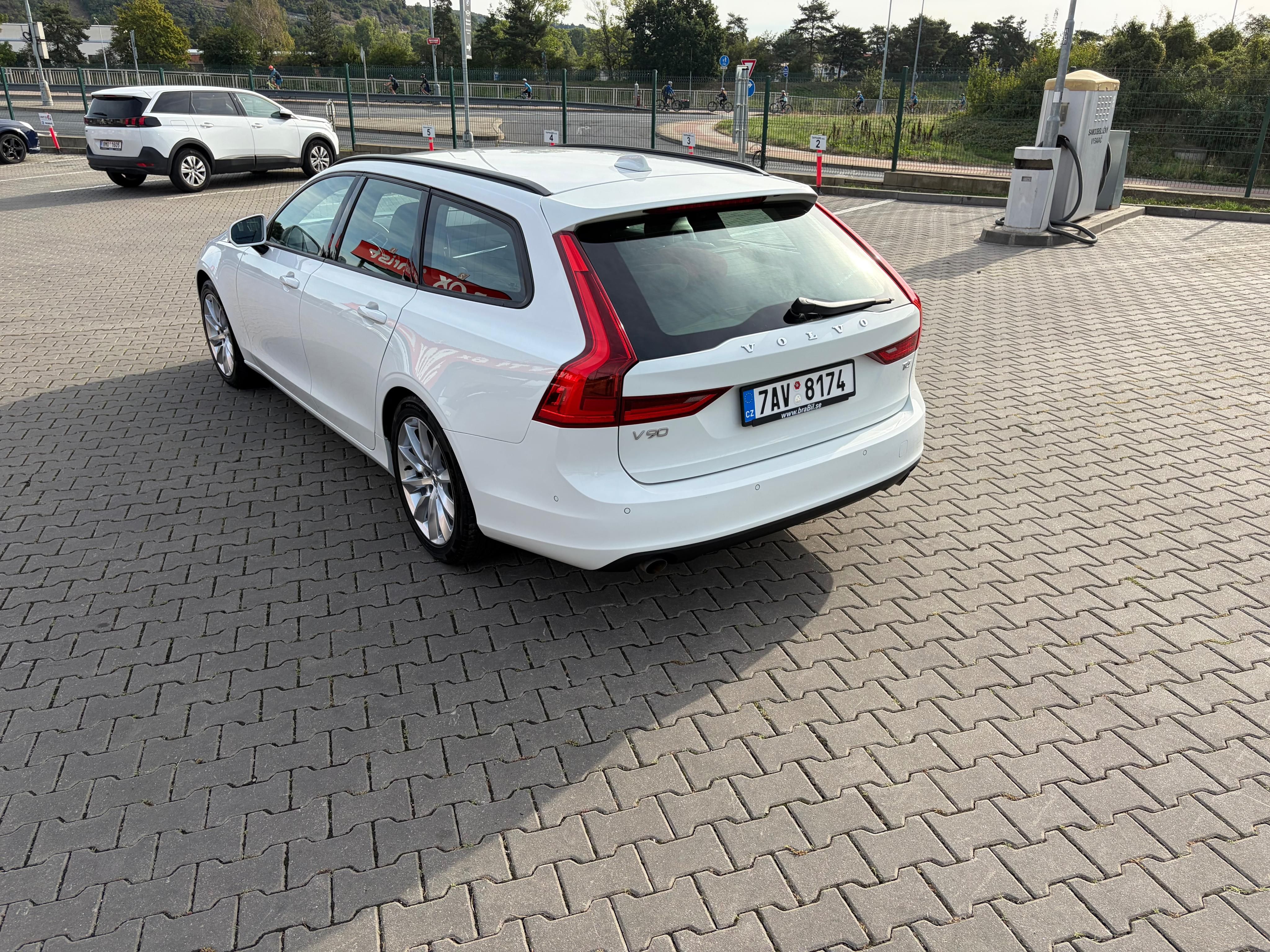 Volvo V90, benzín, automat, servisováno - fotka 4
