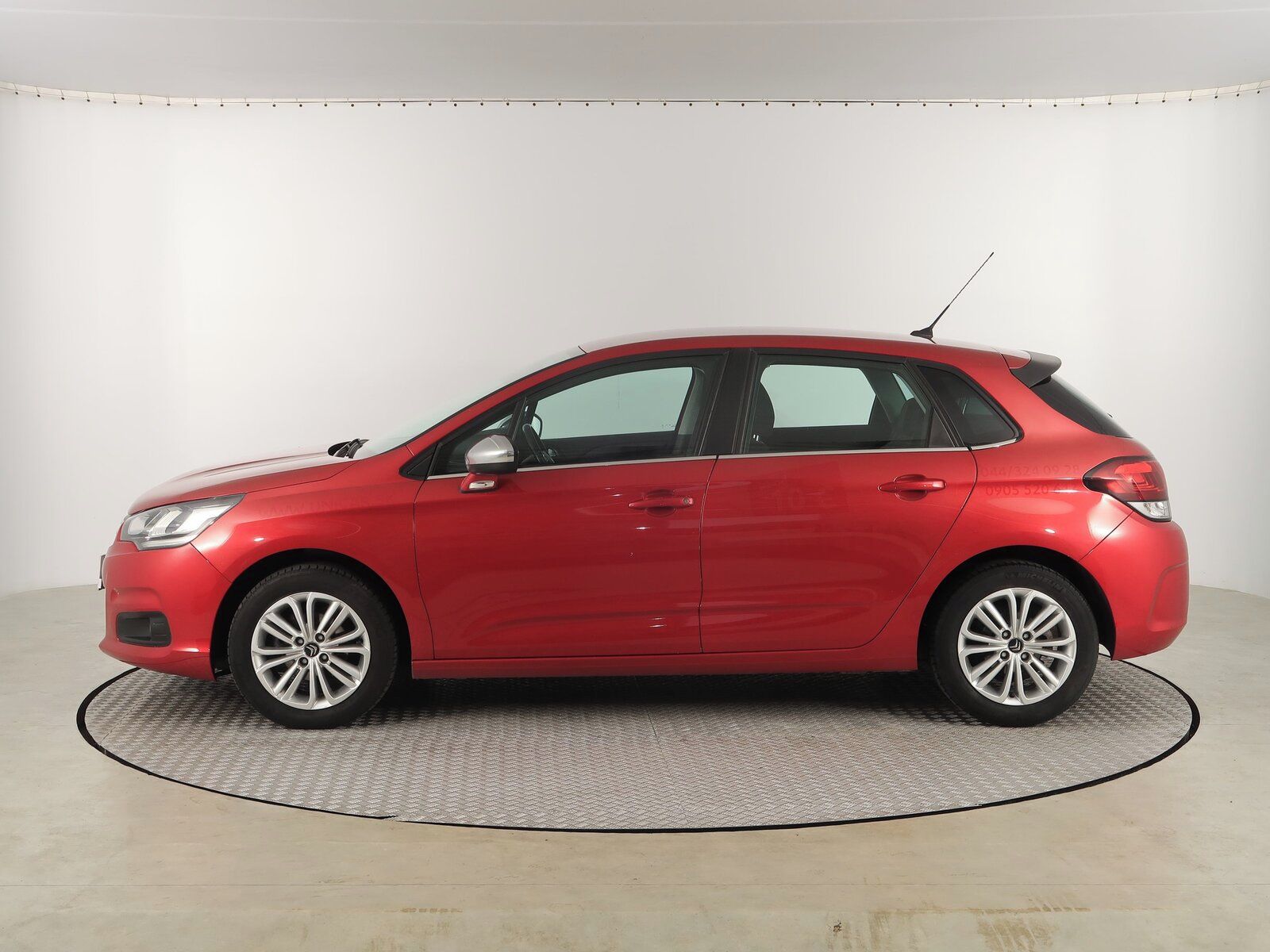Citroën C4, 1.2 PureTech, Feel, Serv.kniha - fotka 3