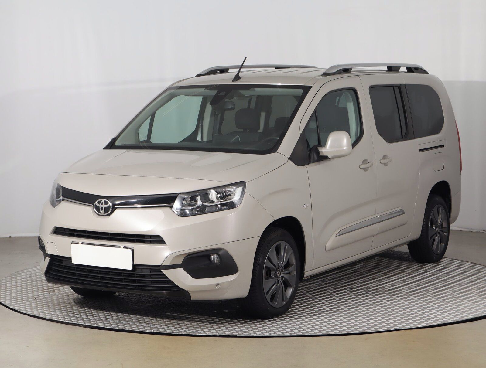 Toyota Proace City Verso, Maxi 1.5 D-4D, Family, 7Míst - fotka 2