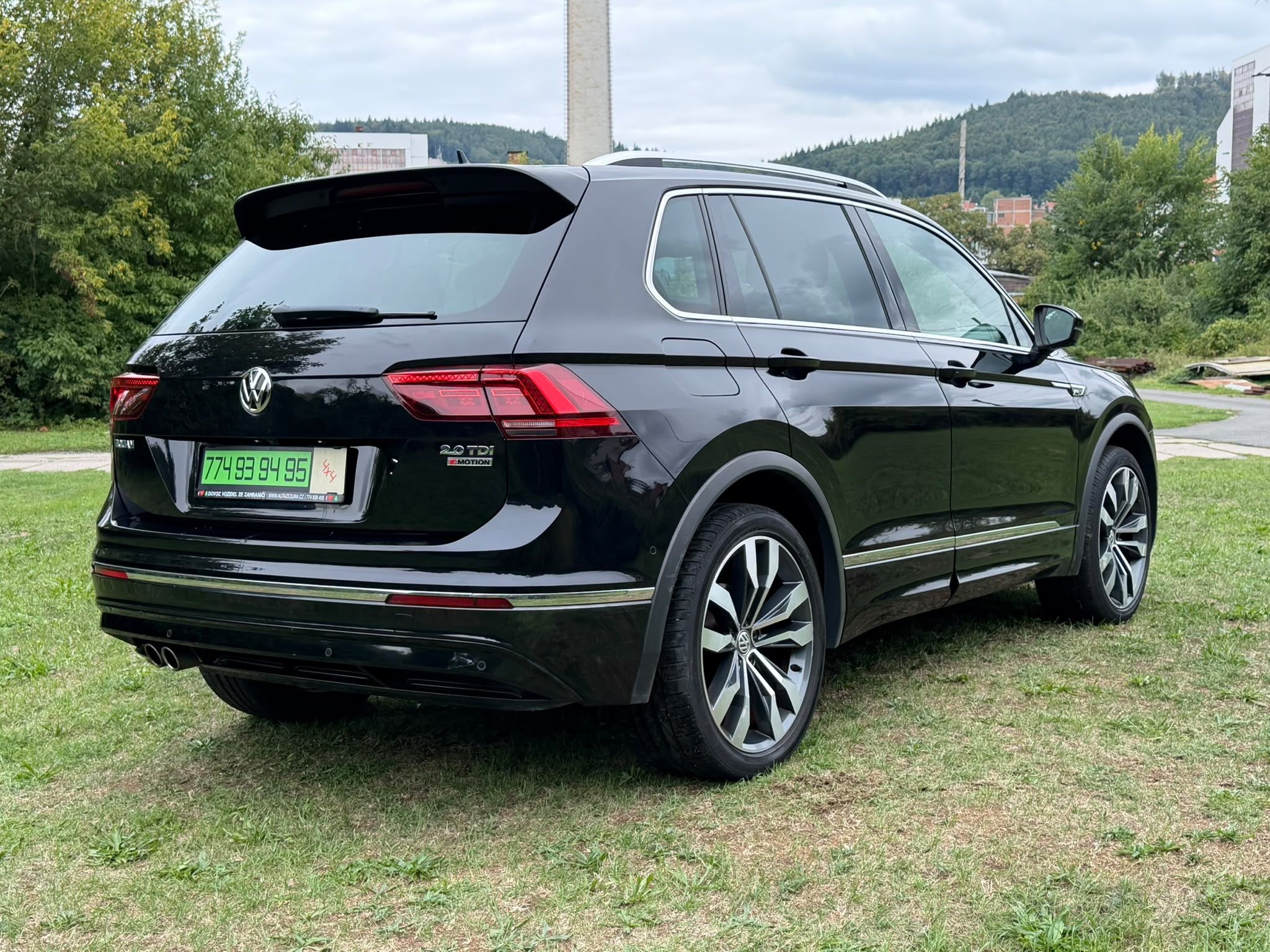 Volkswagen Tiguan, R-LINE 2,0 TDI 4x4 -TOP VÝBAVA - fotka 6