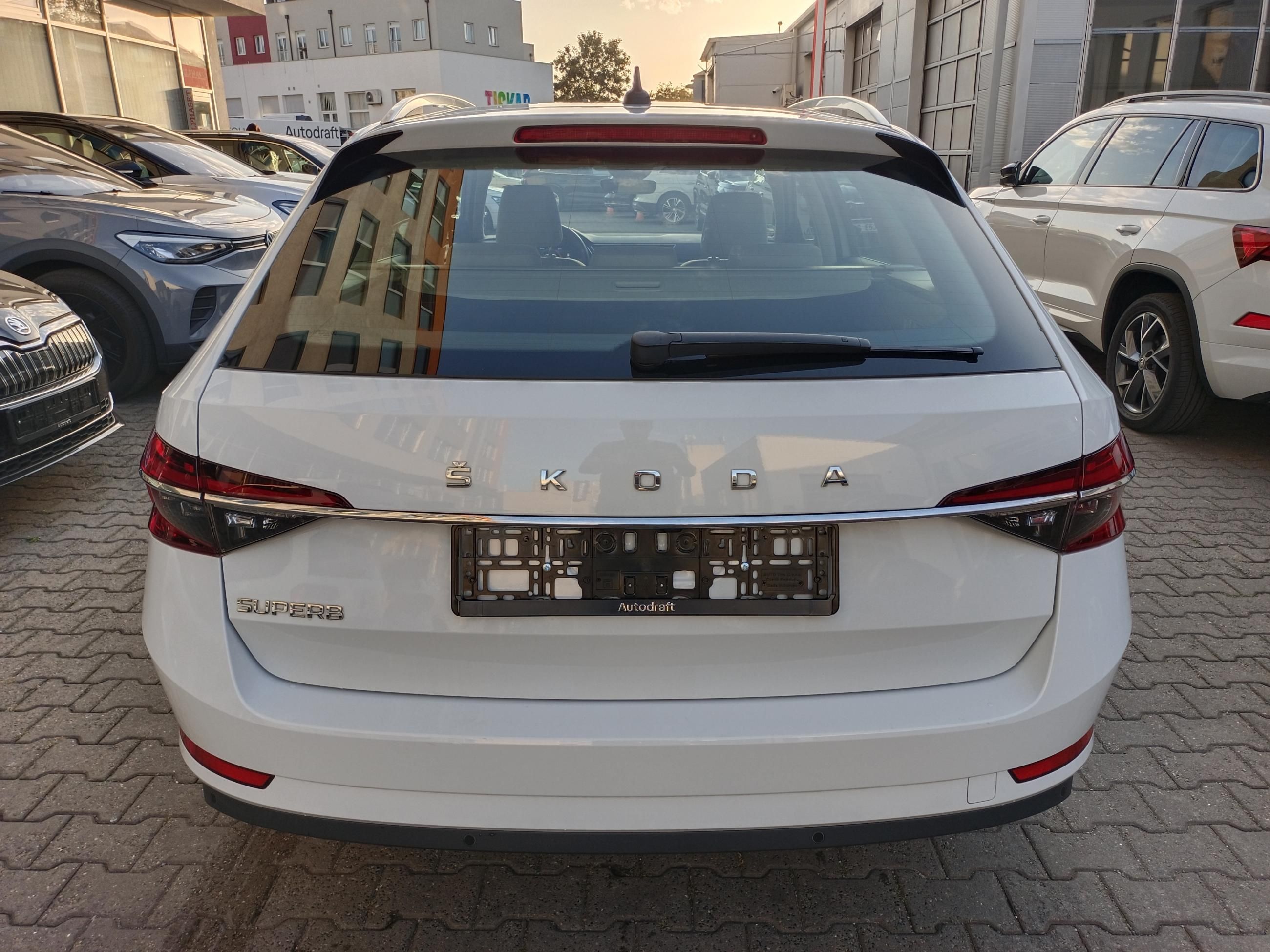 Škoda Superb, 2.0 TDI 110kW DSG Style - fotka 5