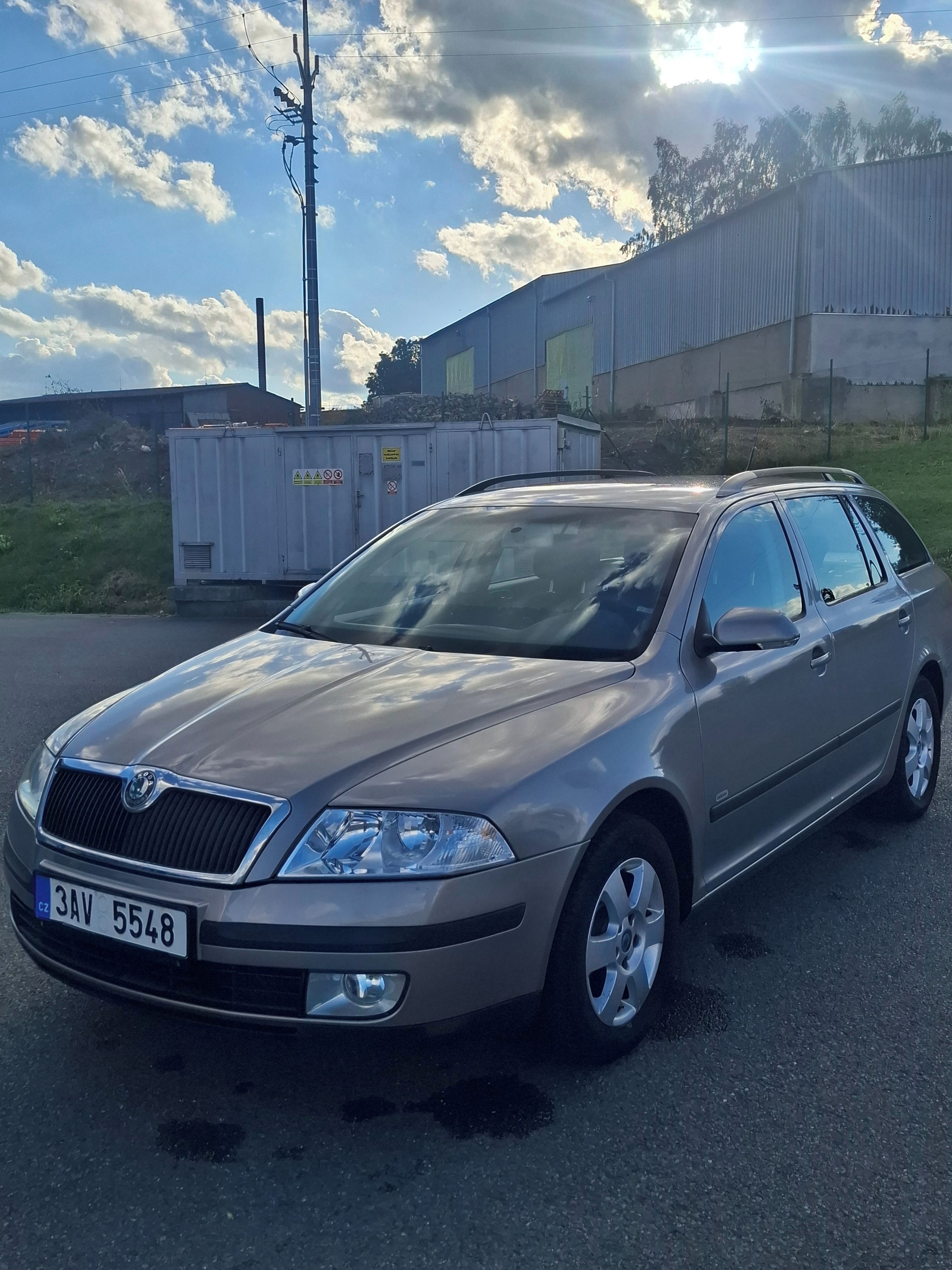 Škoda Octavia, Škoda Octavia 1.6 MPI - fotka 2