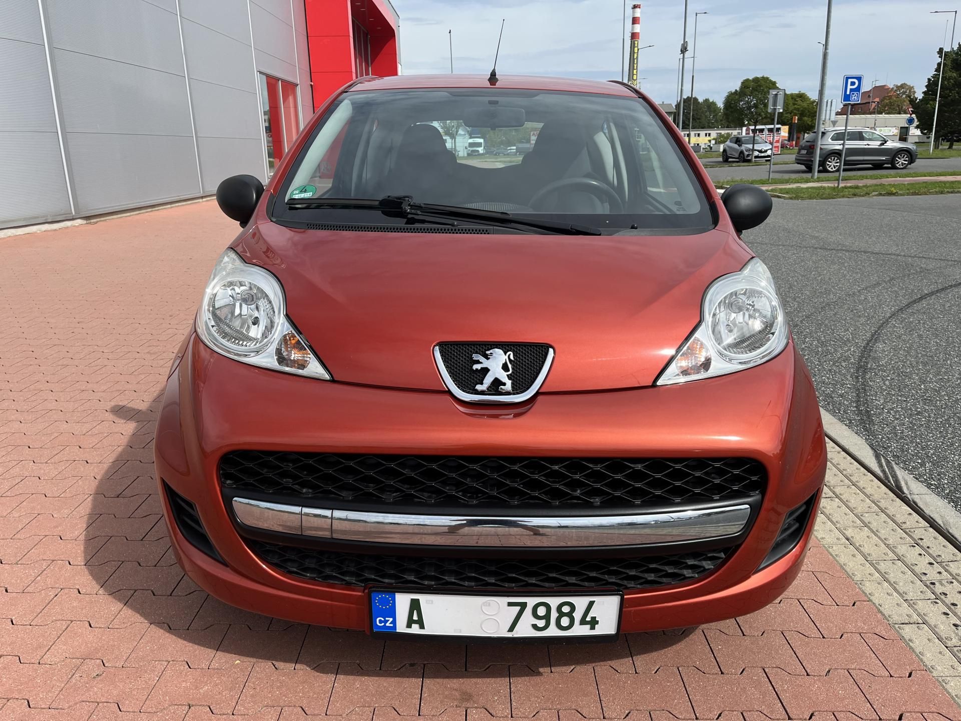 Peugeot 107, 1.0 i 50 kW 1.Majitel - fotka 3