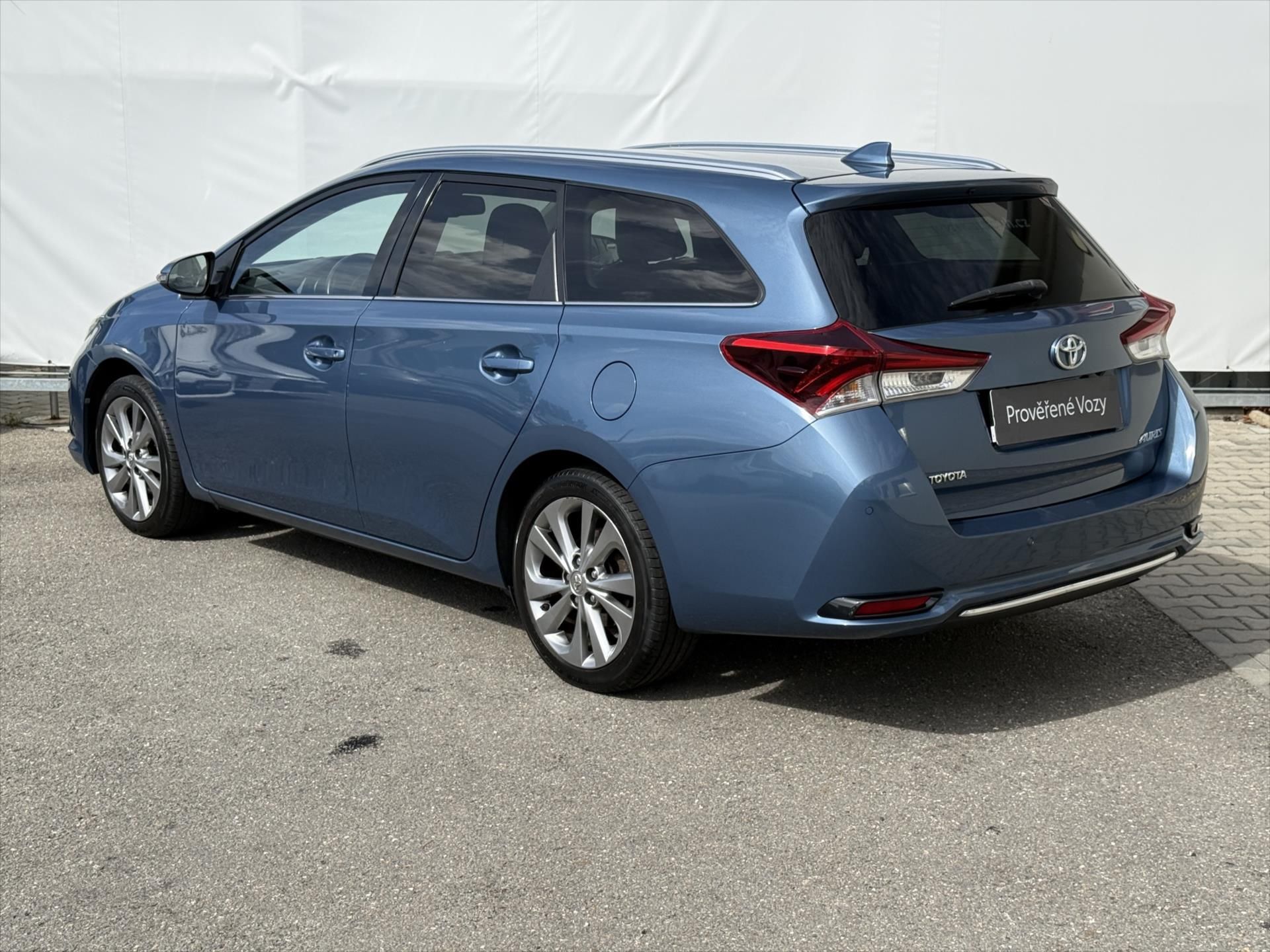 Toyota Auris, 1,2 Executive - fotka 4
