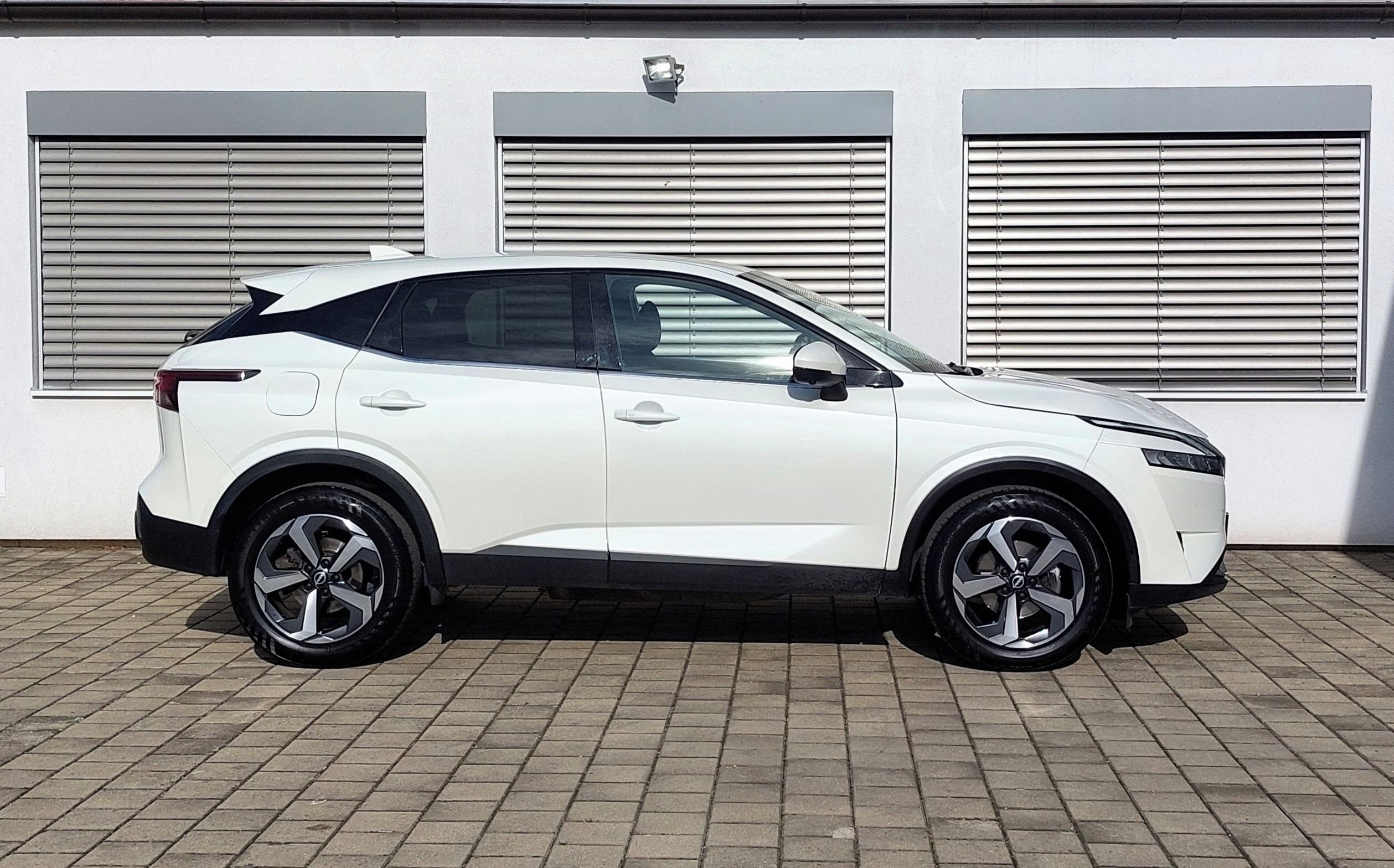 Nissan Qashqai, 1.3 benzín, 116 kW, rok 2023 - fotka 4