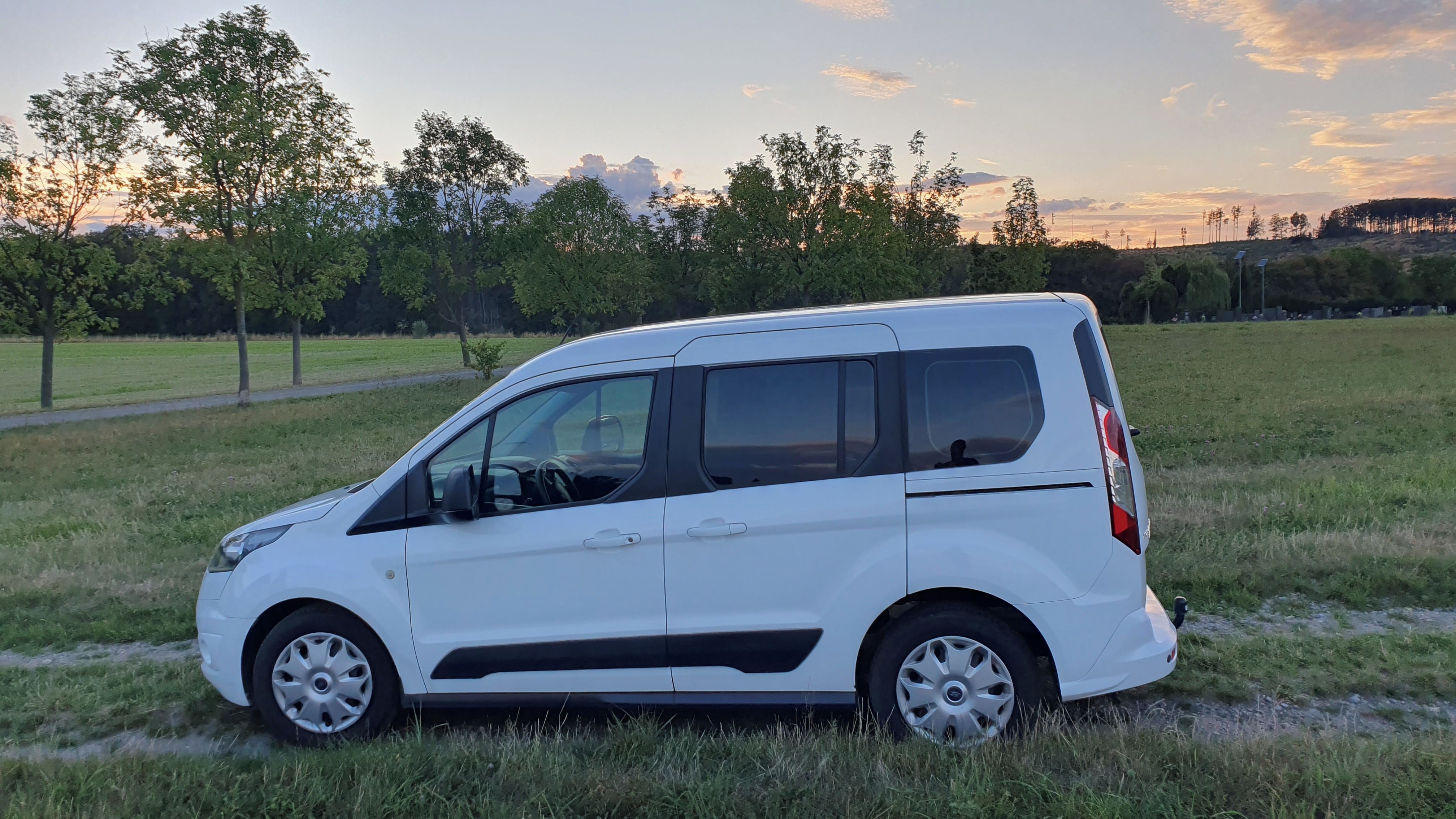 Ford Tourneo Connect, 5 míst, Tažné, Camper - fotka 4