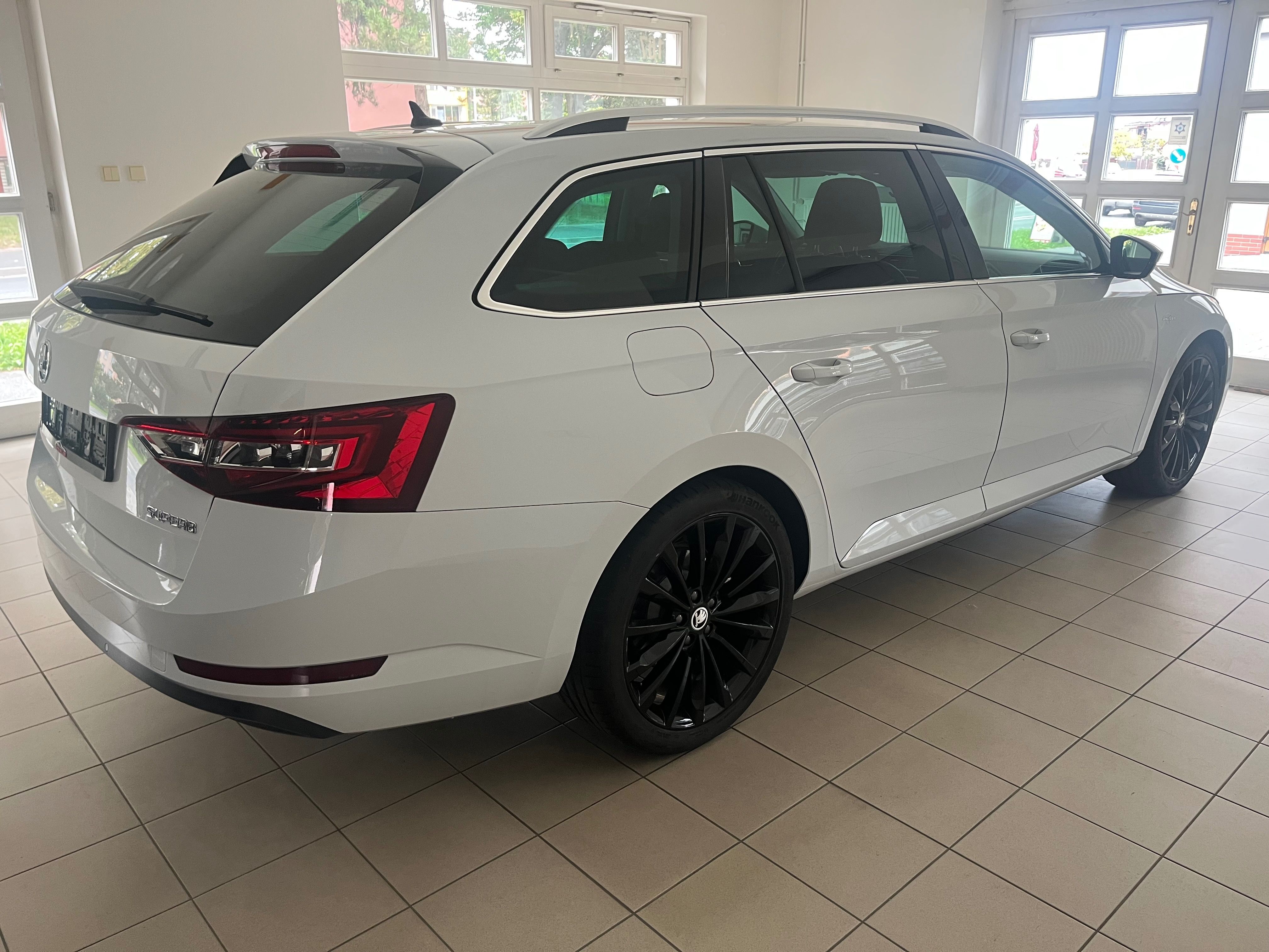 Škoda Superb, Laurin & Klement 2,0 Tdi 140kw - fotka 5