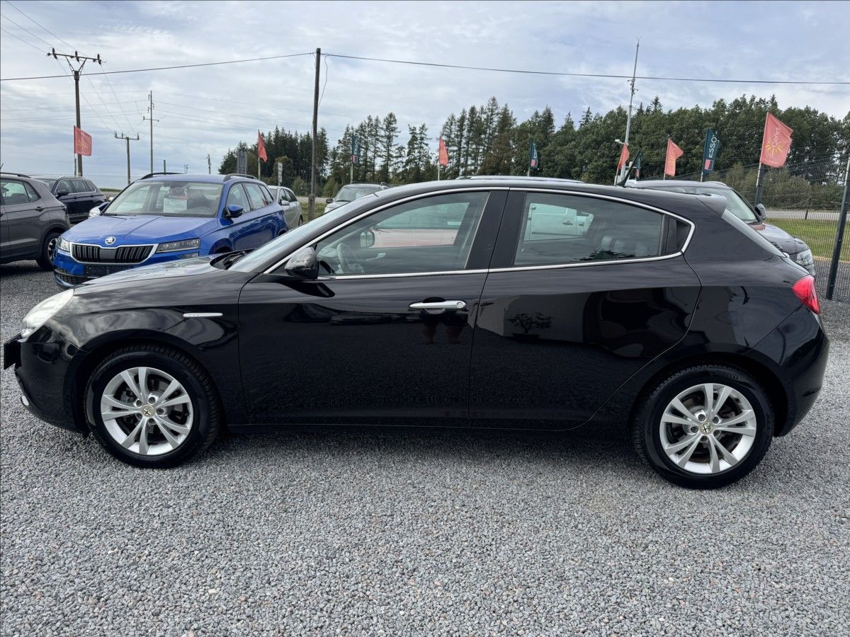 Alfa Romeo Giulietta, 1,6   JTDm2 77 KW Distinctive - fotka 4