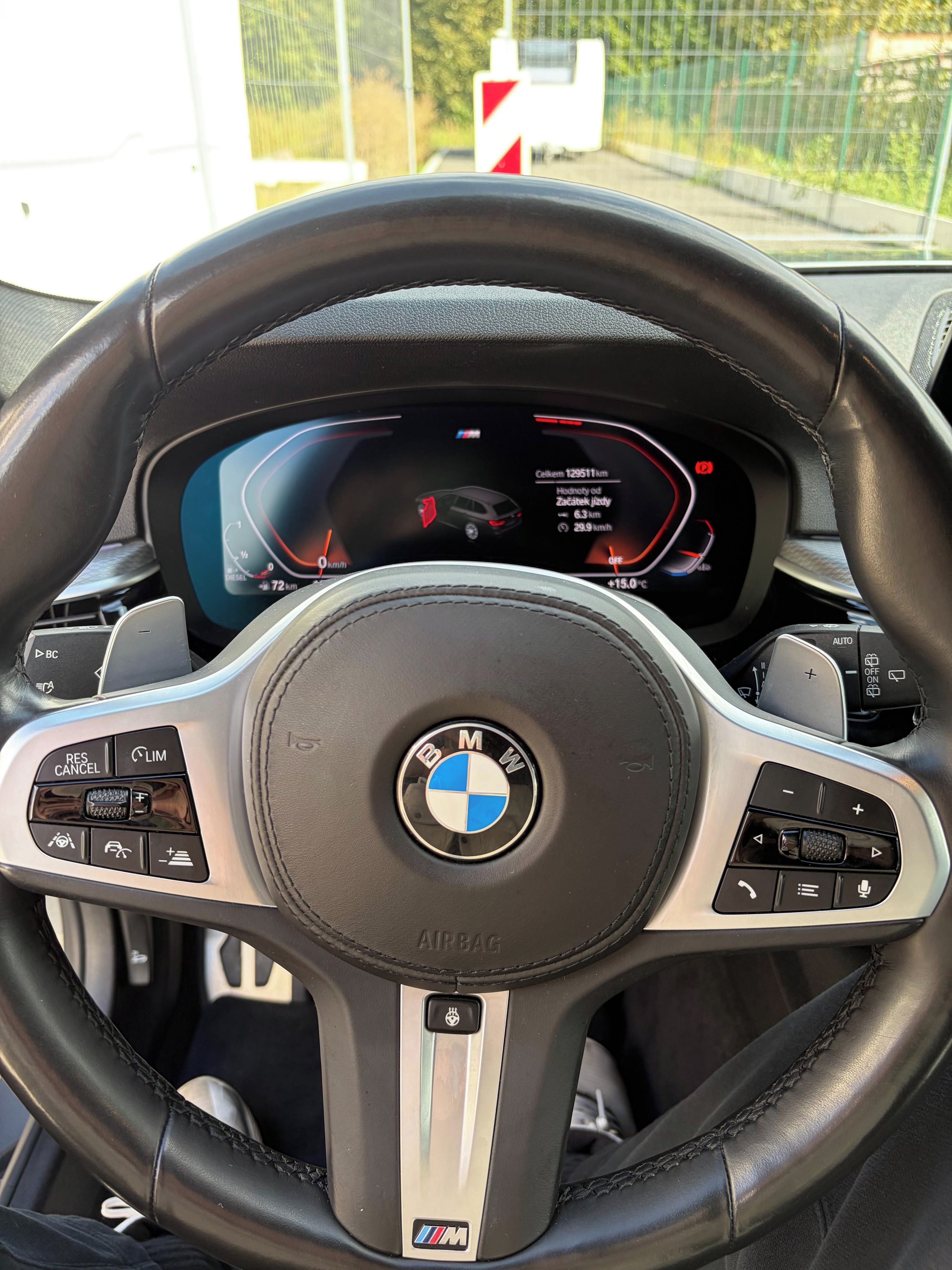 BMW Řada 5, 530d Xdrive - fotka 6