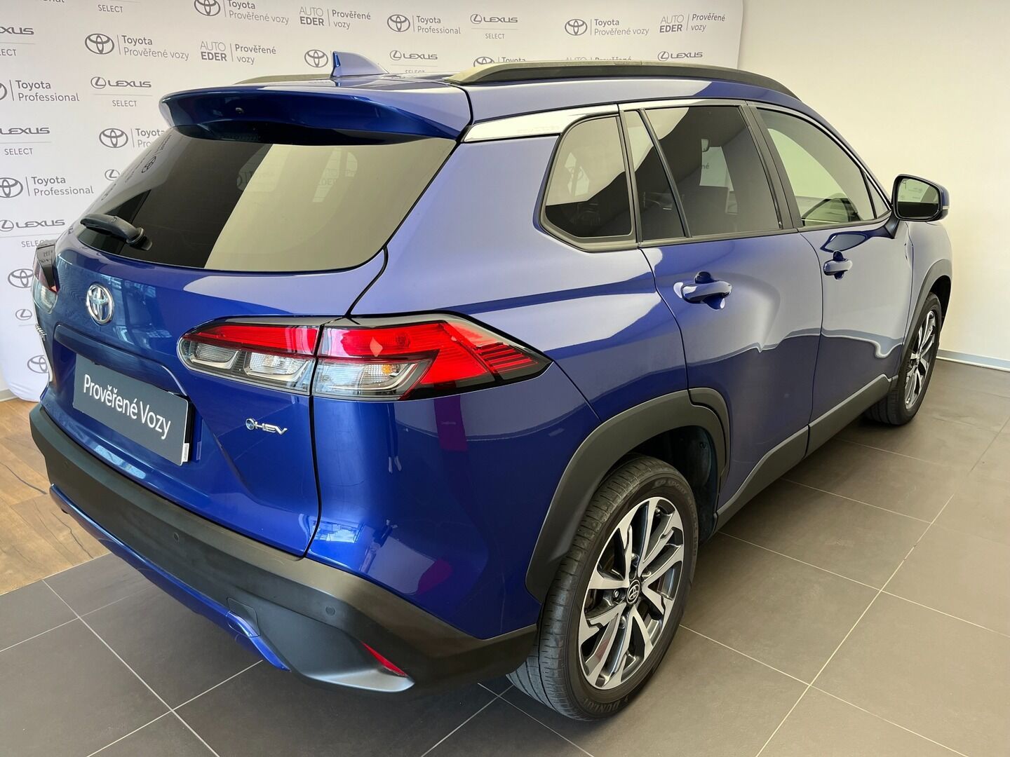 Toyota Corolla Cross, 2.0L Hybrid Style Tech 2x4 - fotka 4
