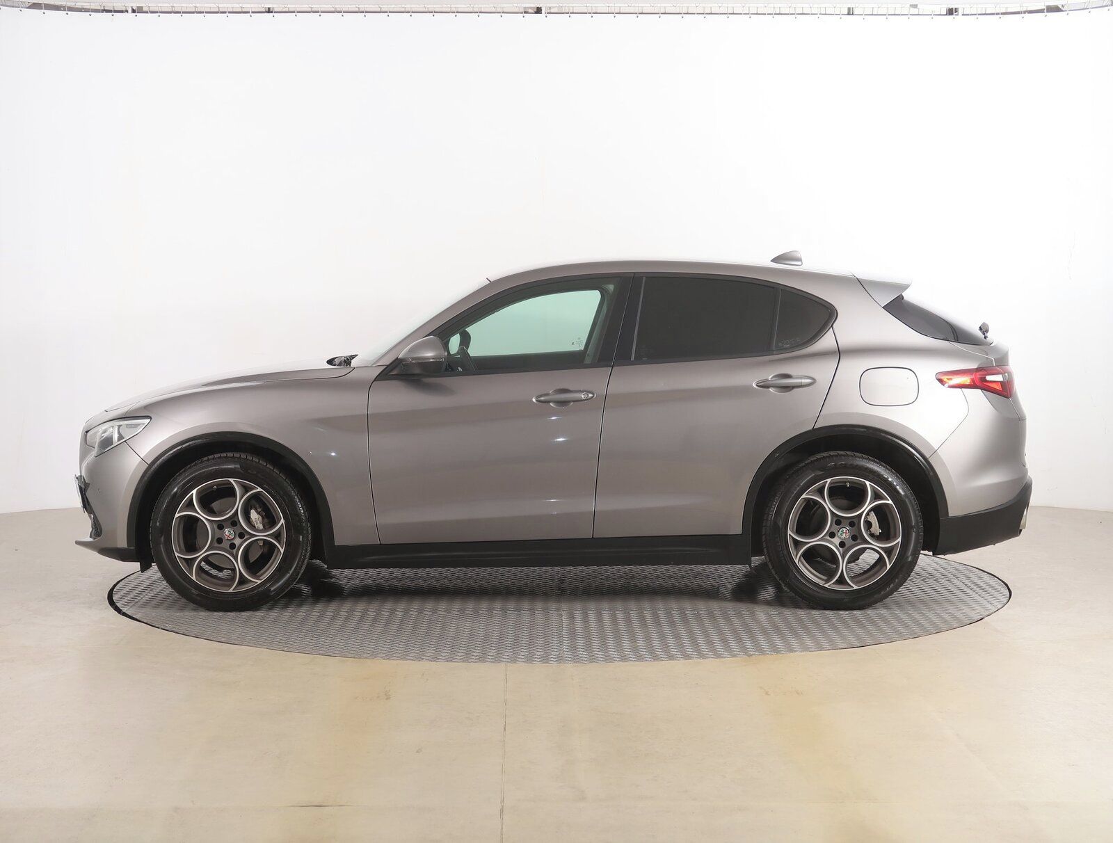Alfa Romeo Stelvio, 2.2 Diesel, Automat - fotka 3