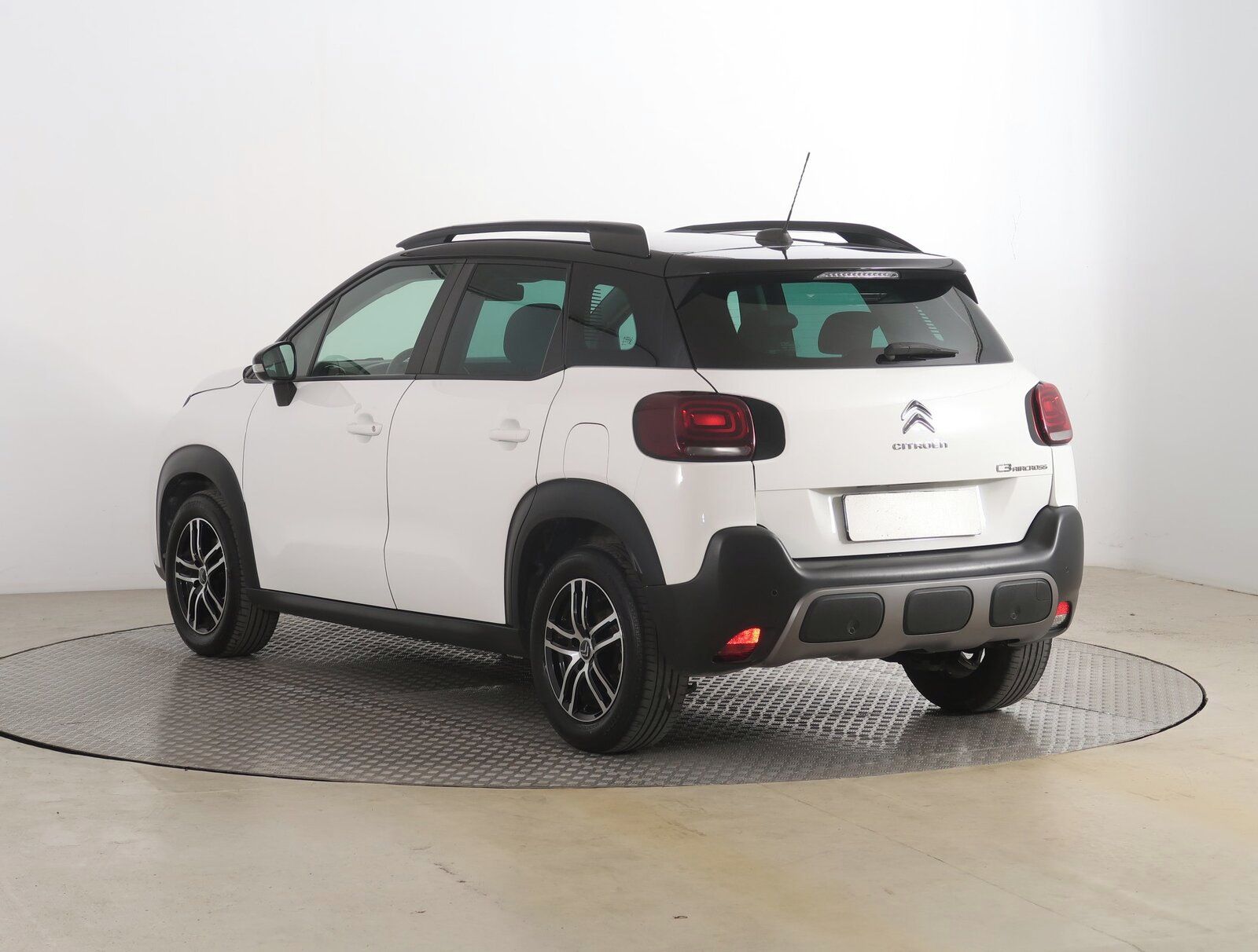 Citroën C3 Aircross, 1.2 PureTech, Shine - fotka 4