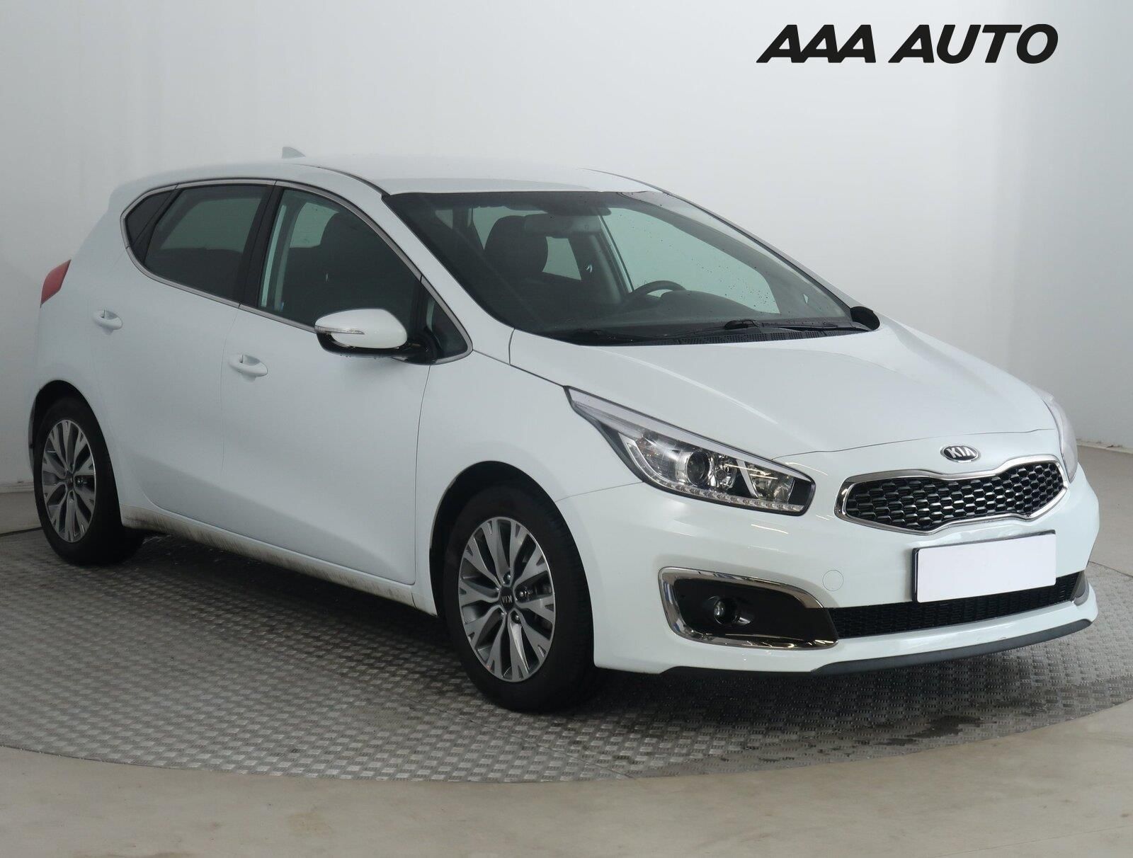 Kia Cee´d, 1.4 CVVT, ČR,1.maj, Serv.kniha