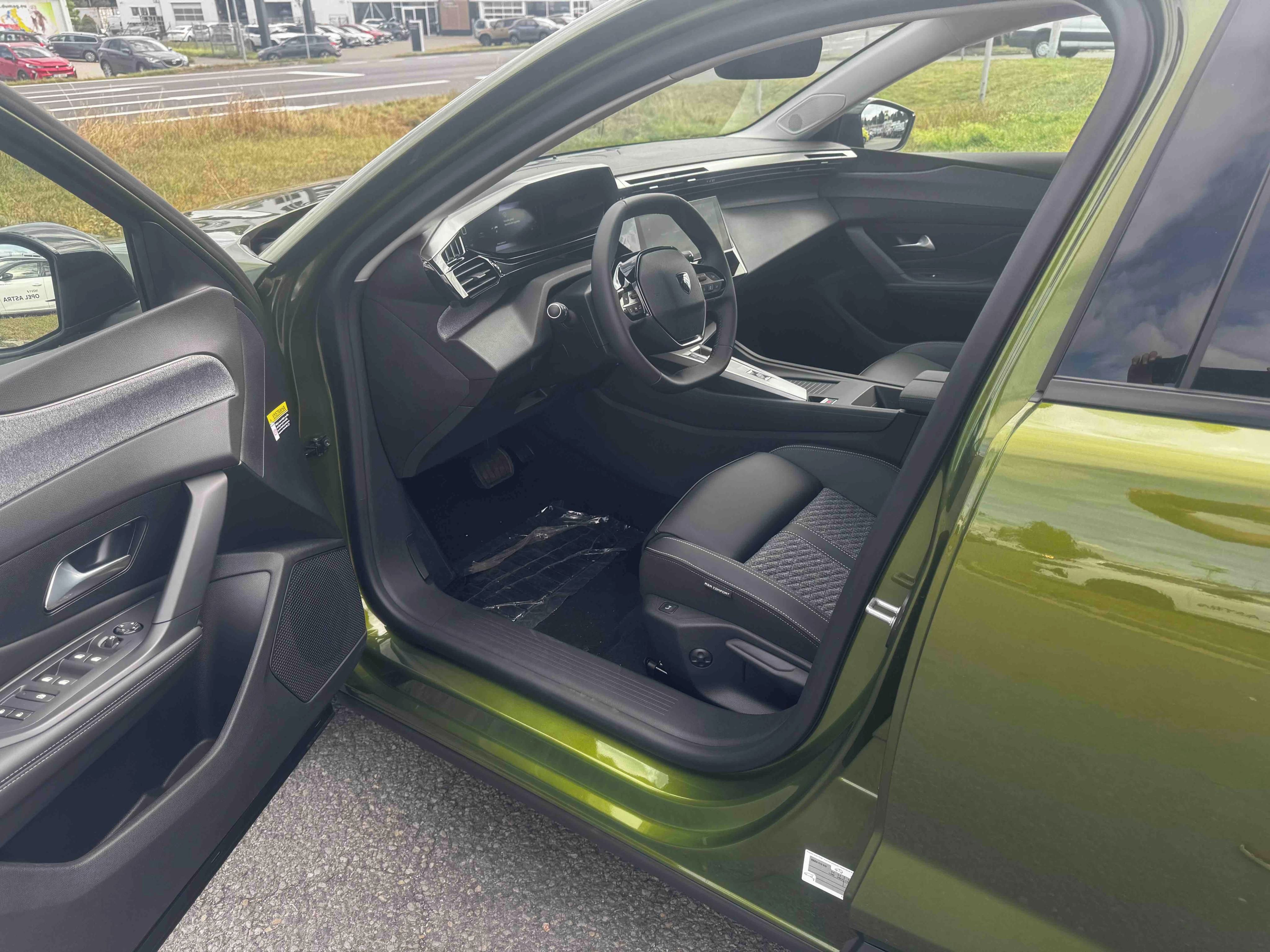 Peugeot 408, ALLURE Hybrid 145 e-DCS6 - fotka 6