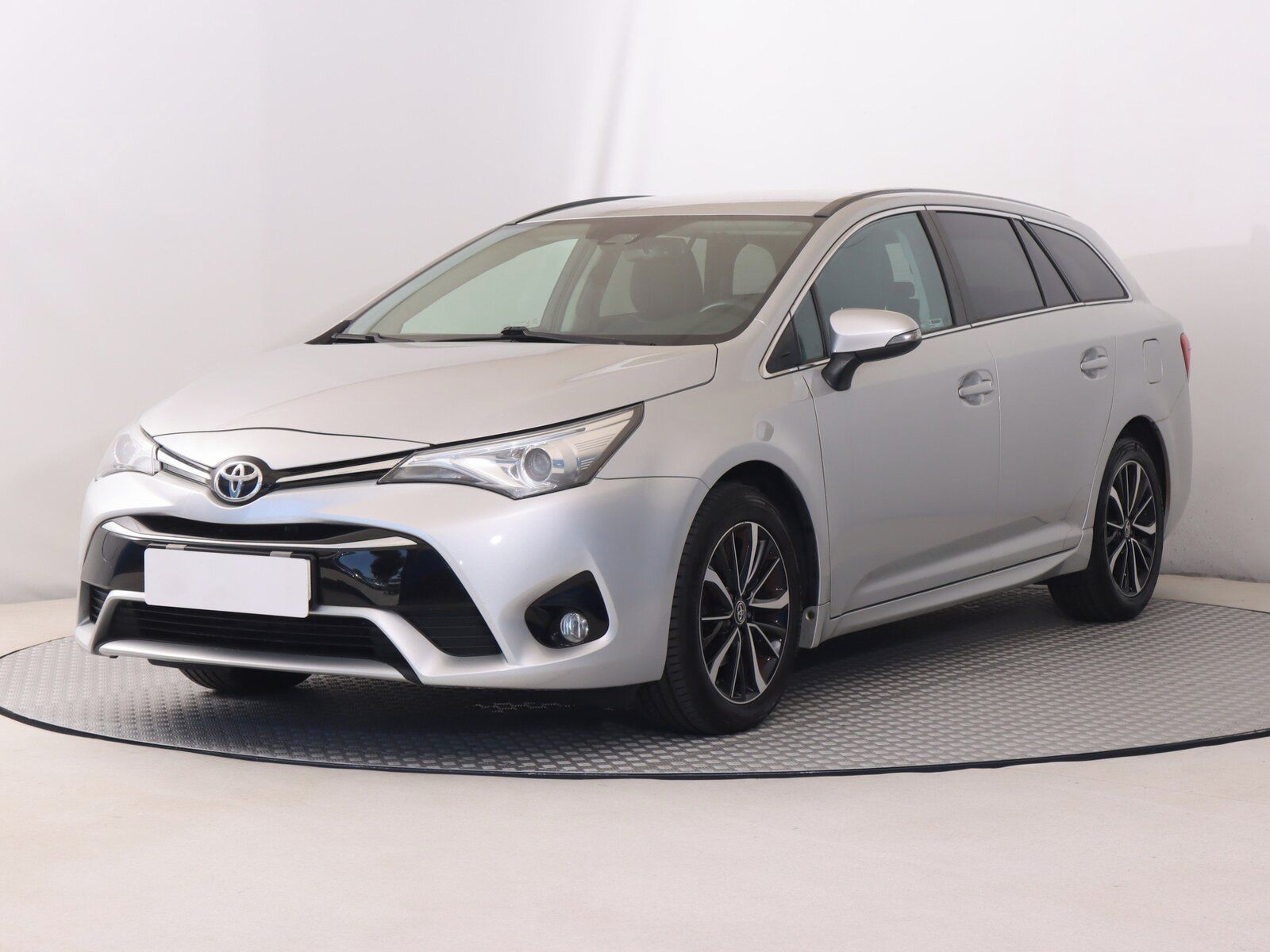 Toyota Avensis, 1.8 Valvematic, Automat - fotka 2