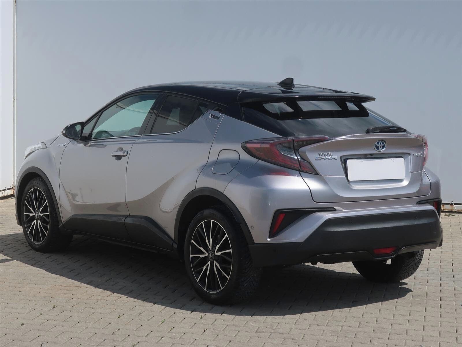 Toyota C-HR, 1.8 Hybrid, Automat - fotka 4