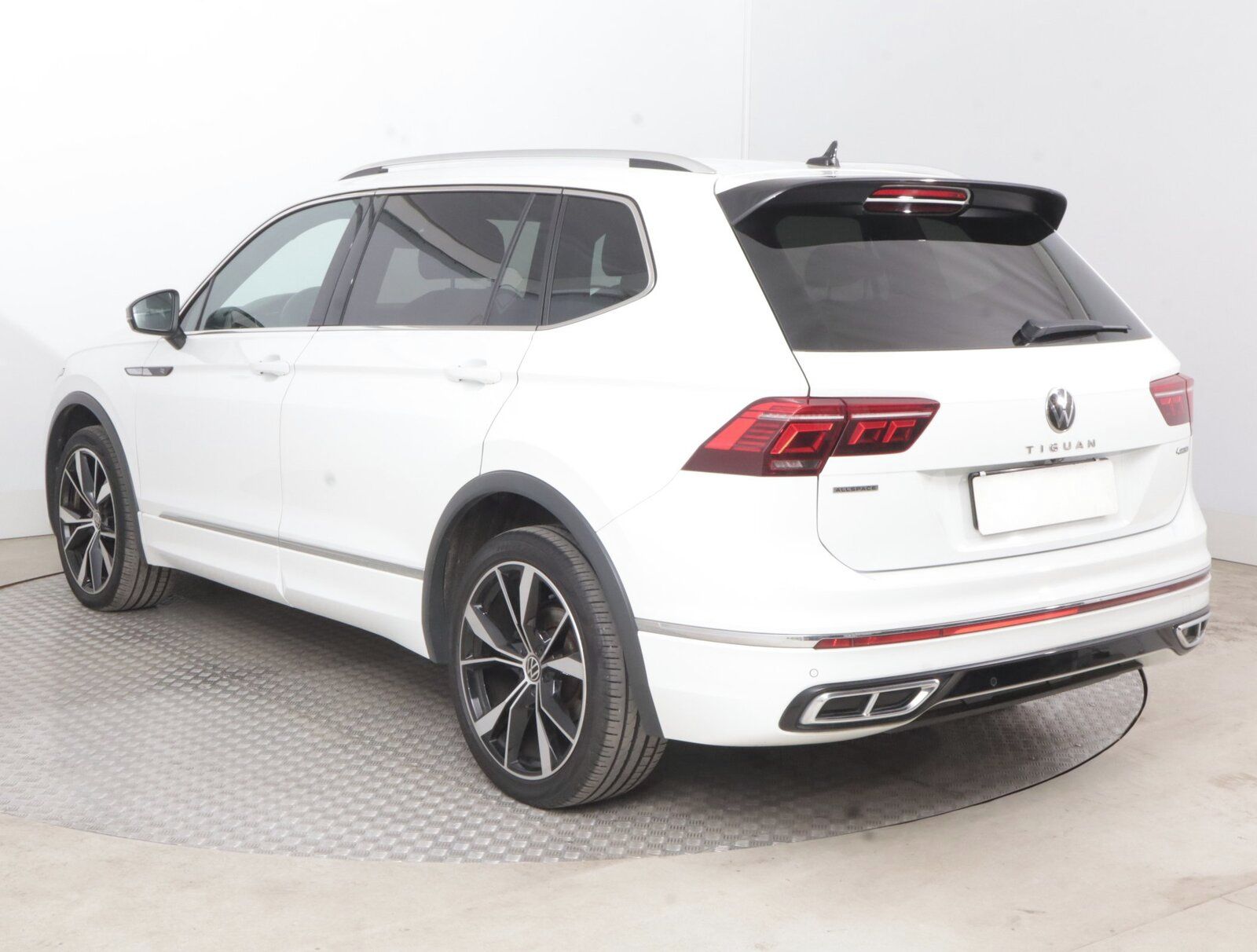 Volkswagen Tiguan Allspace, 2.0 TDI, R-Line, 4X4, Automat - fotka 4
