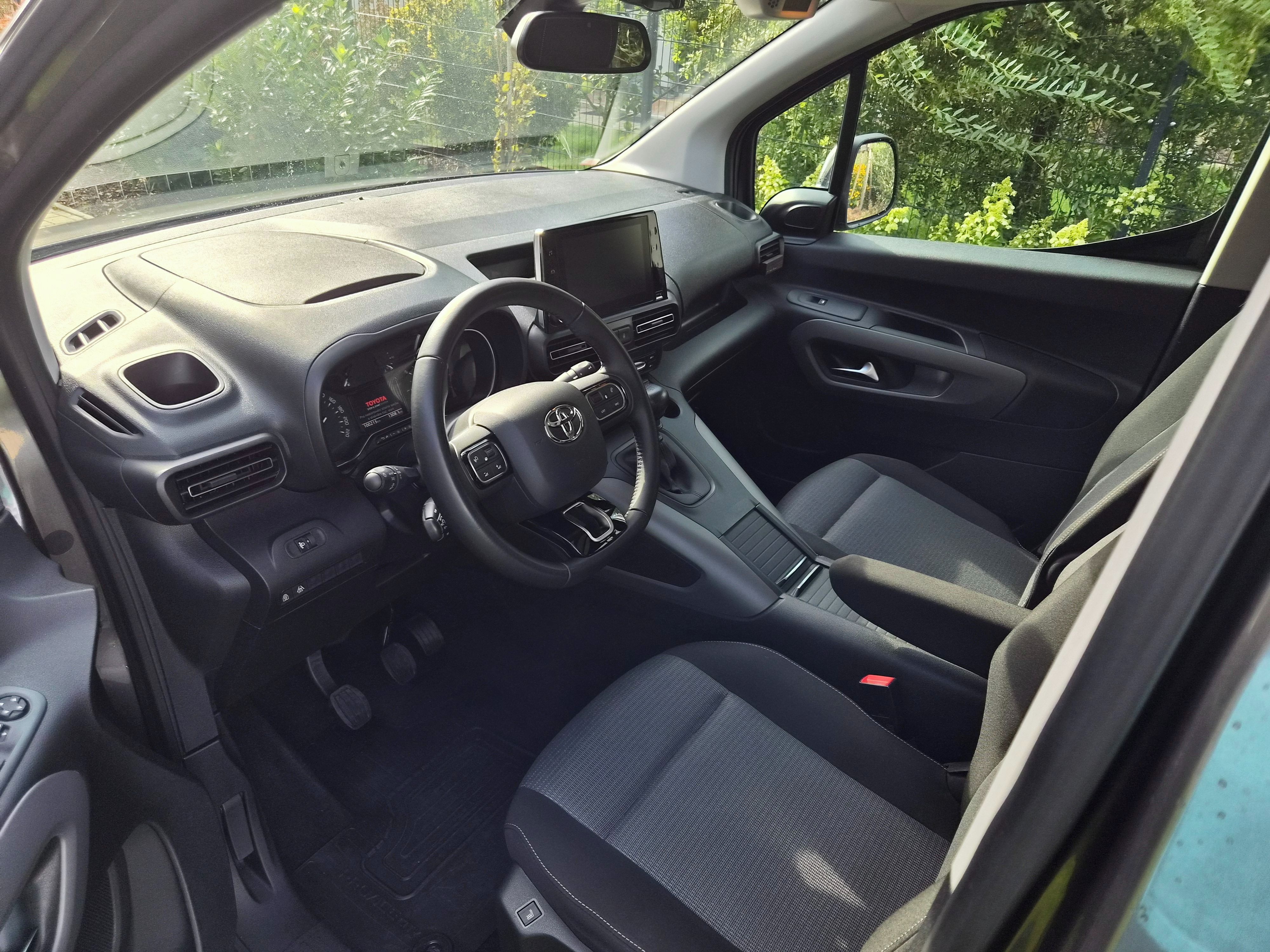 Toyota Proace City Verso, 1,2 Benzin - fotka 4