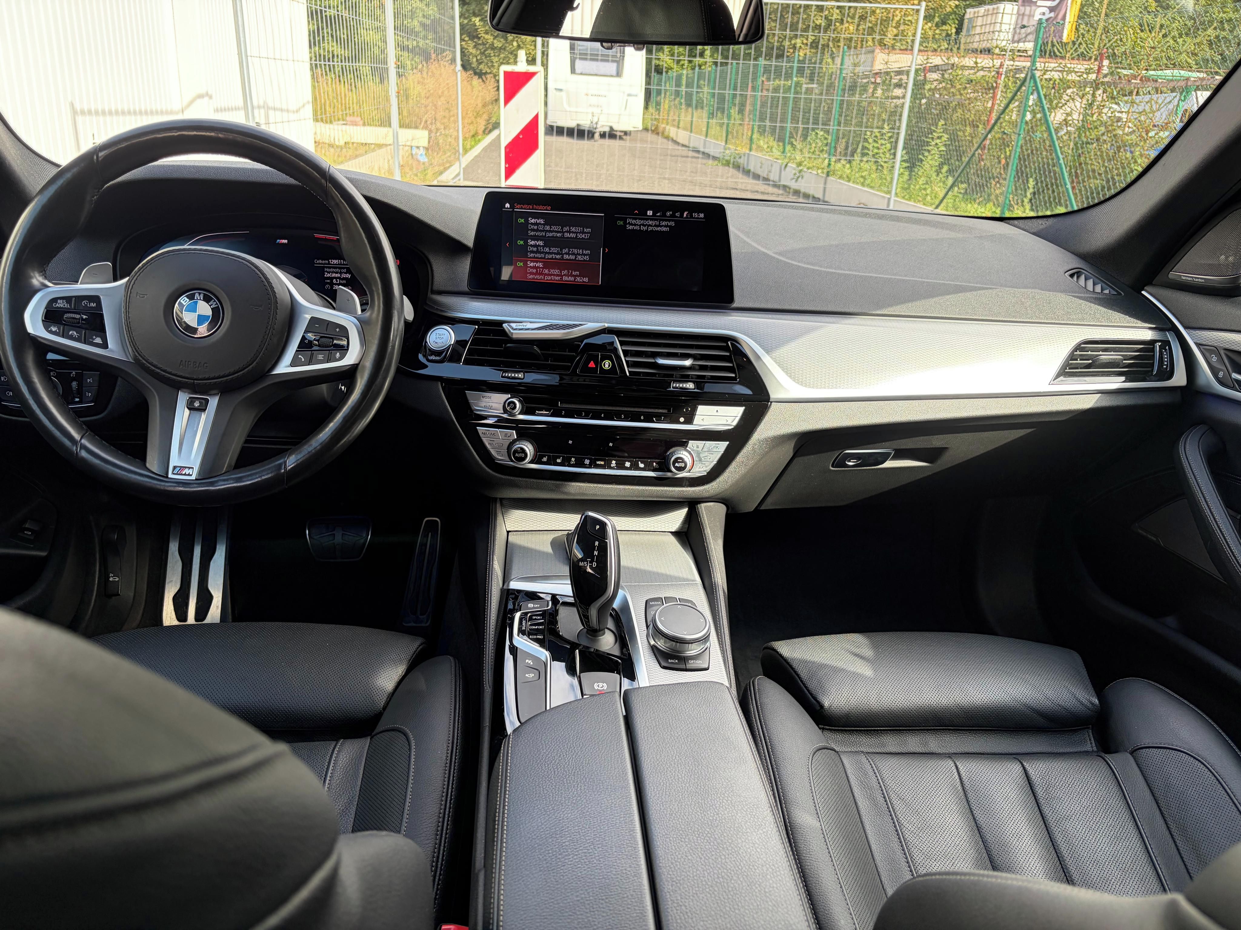 BMW Řada 5, 530d Xdrive - fotka 5