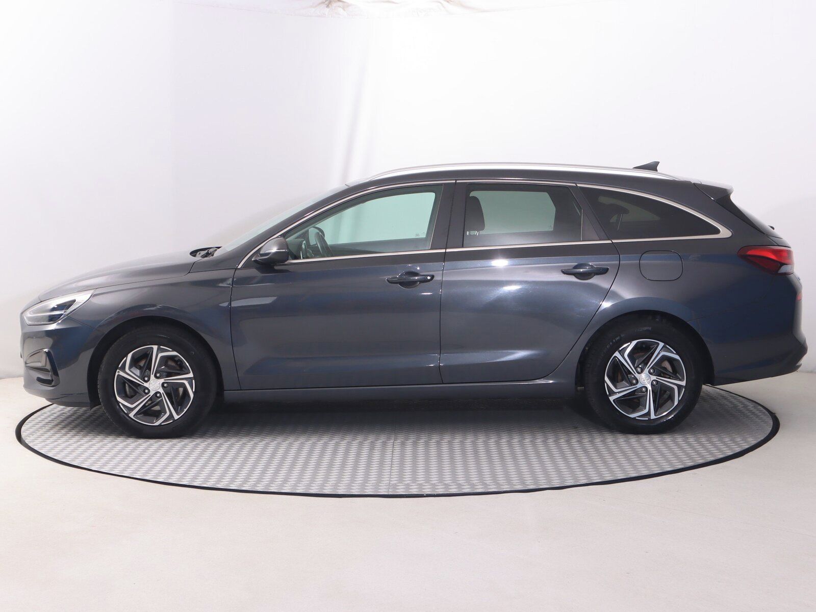 Hyundai i30, 1.5 DPI, Serv.kniha - fotka 3