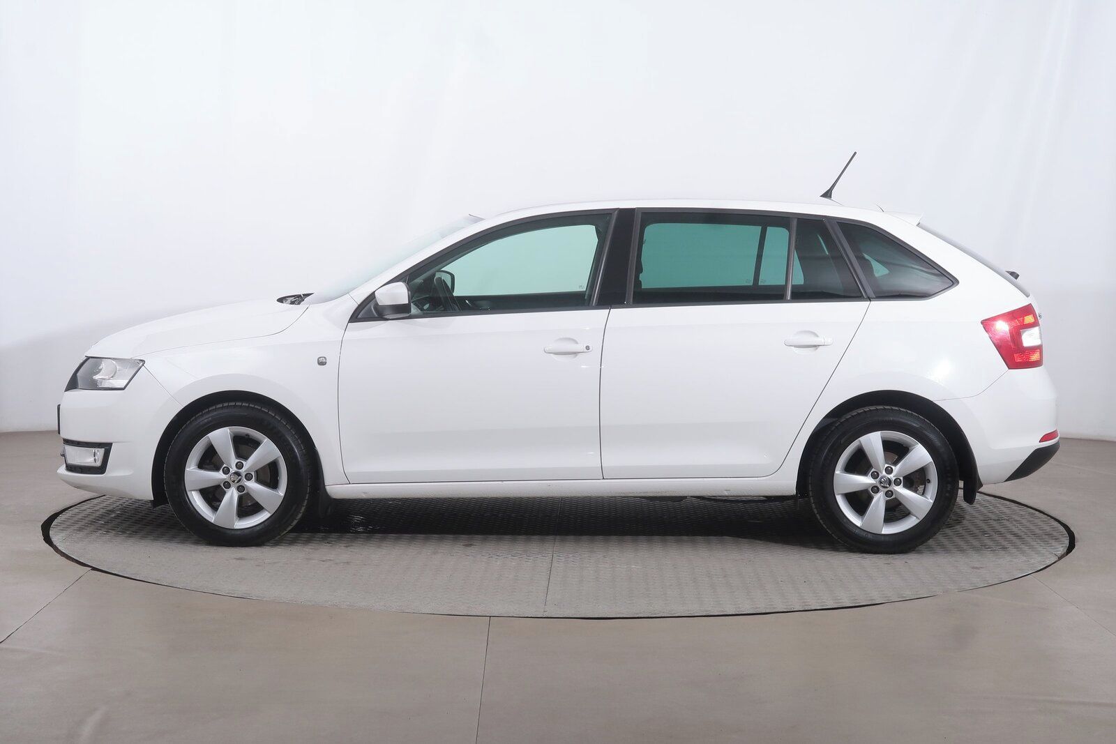Škoda Rapid, 1.2 TSI, Spaceback, Serv.kniha - fotka 3