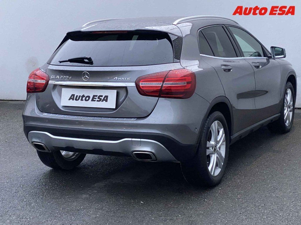 Mercedes-Benz CLA, 2.2 CDi 4MATIC,AT,LED - fotka 4