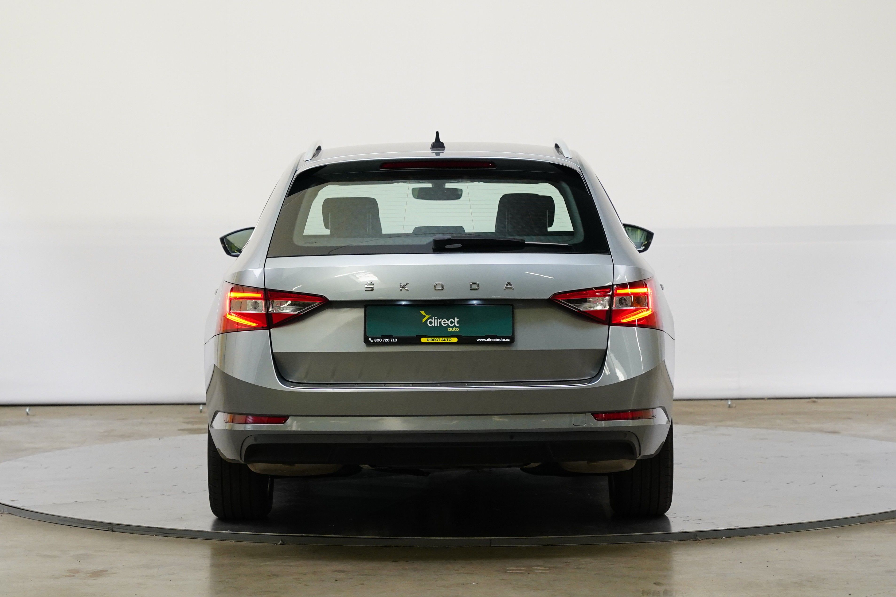 Škoda Superb, 2.0 TSI 140kW Style Combi DSG - fotka 6