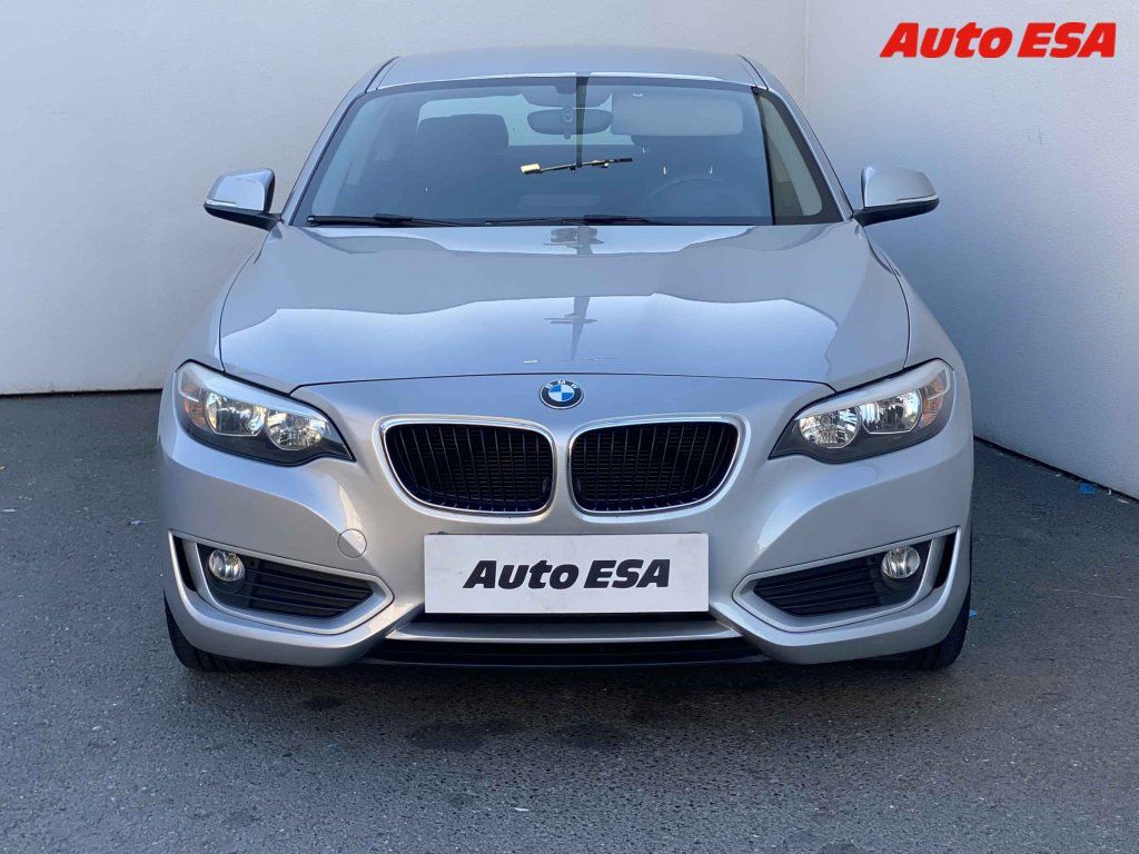 BMW Řada 2, 2.0i 220i,AT,kůže - fotka 2