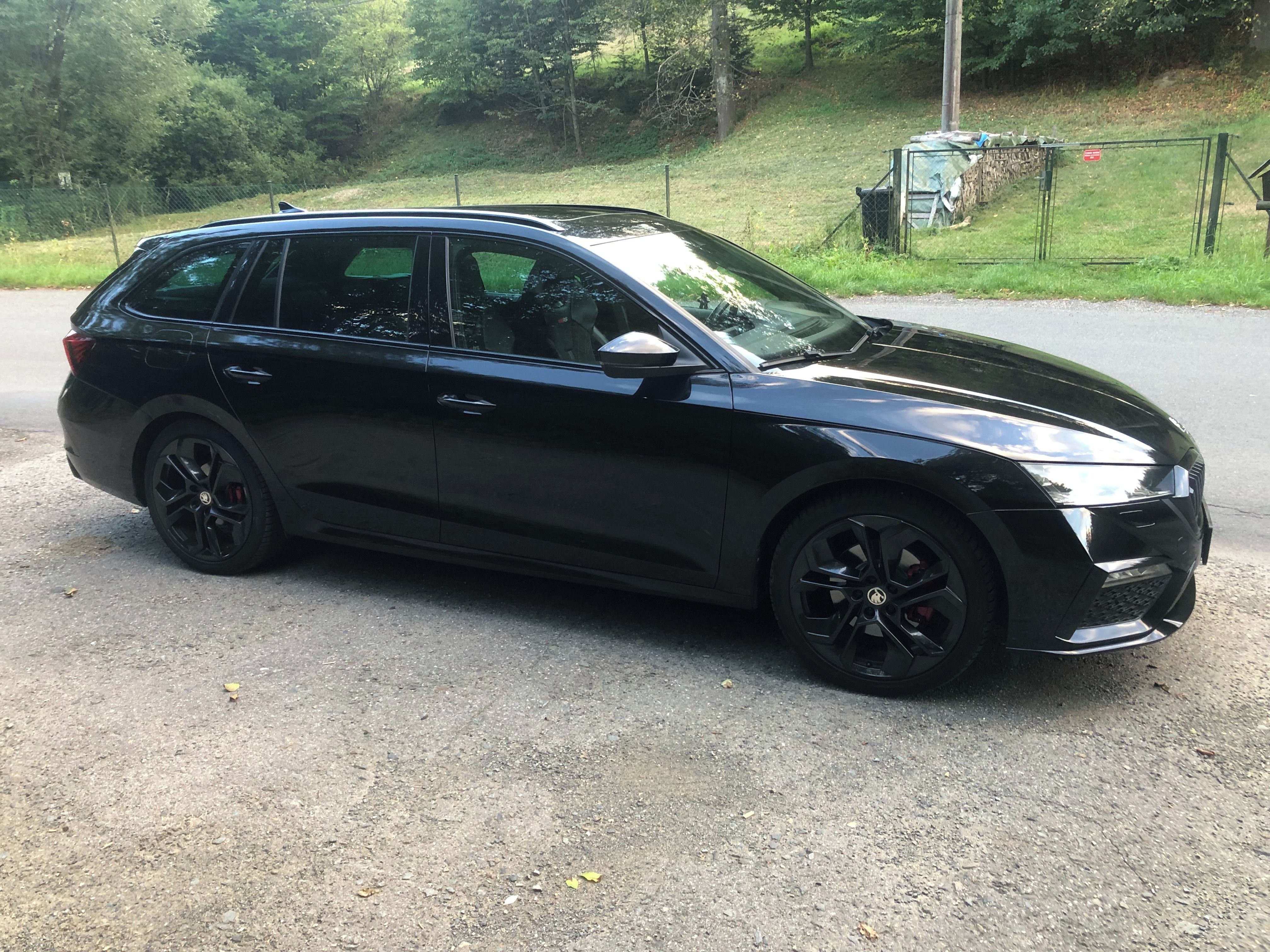 Škoda Octavia, 2.0 TDI RS - 147 KW -PANORAMA - fotka 4