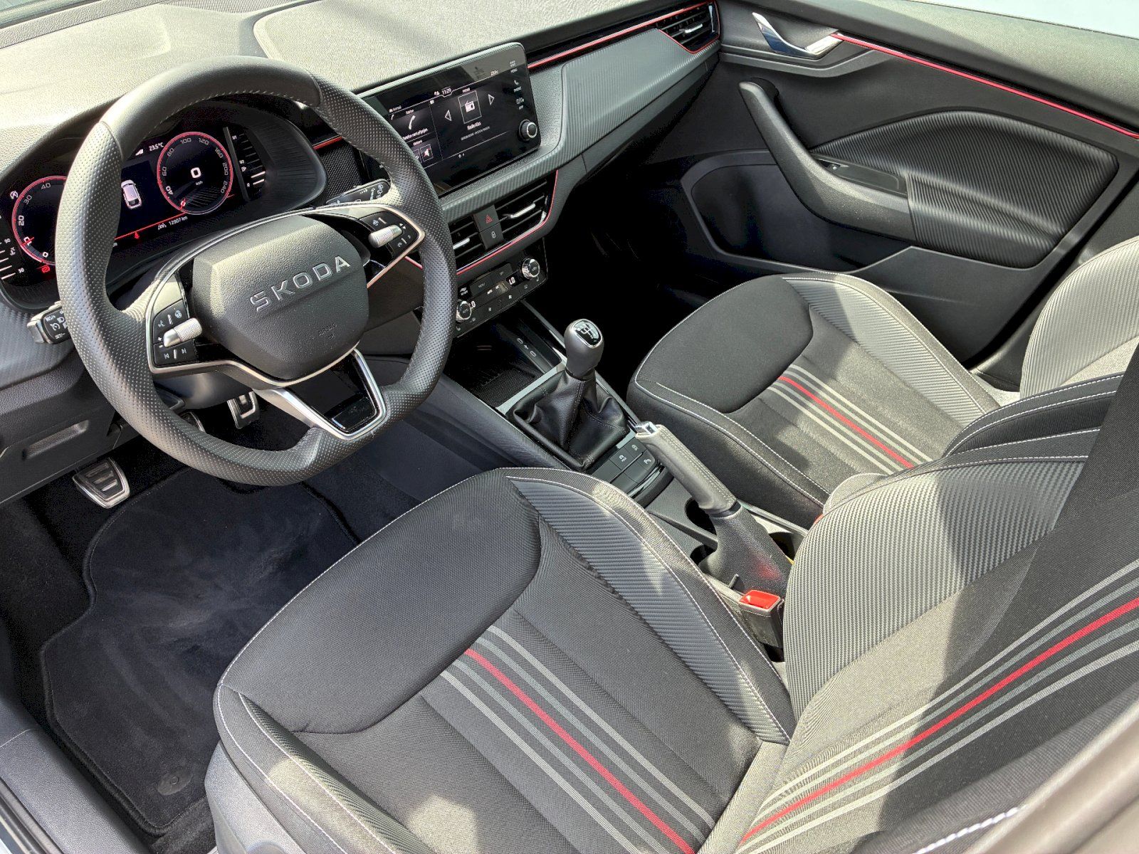 Škoda Scala, 1,0 TSI / 85 kW Monte Carlo - fotka 5