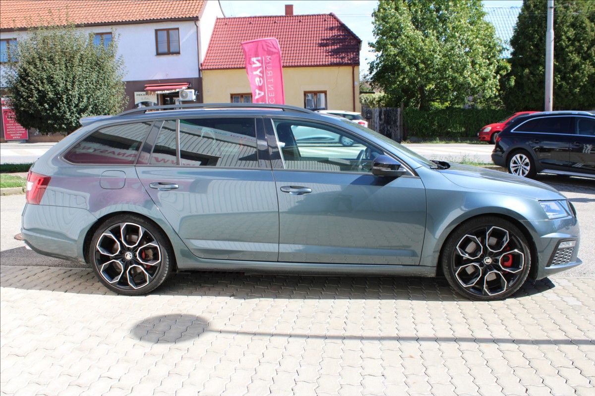 Škoda Octavia, 2,0 TSI 180kW RS 1.majitel - fotka 3