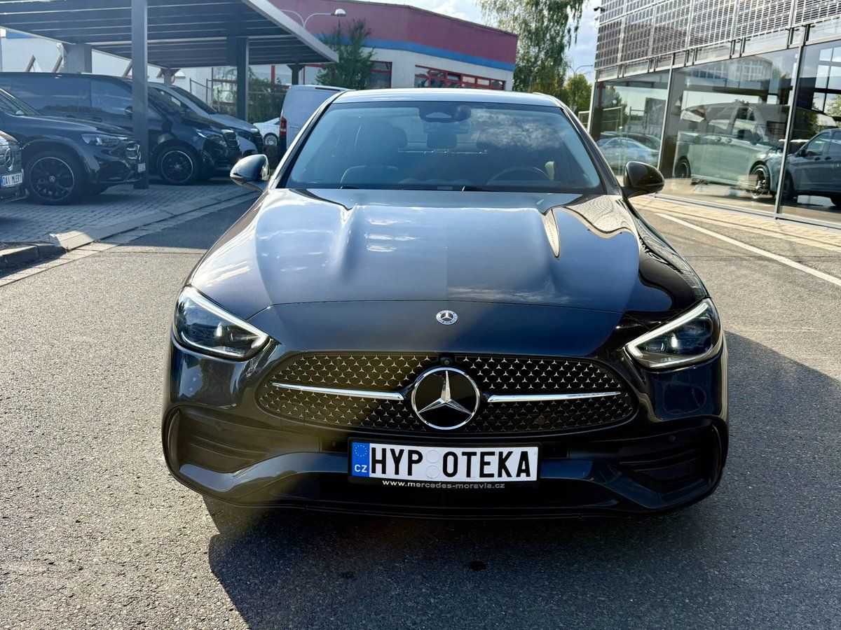 Mercedes-Benz Třídy C, 300 4MATIC - fotka 3