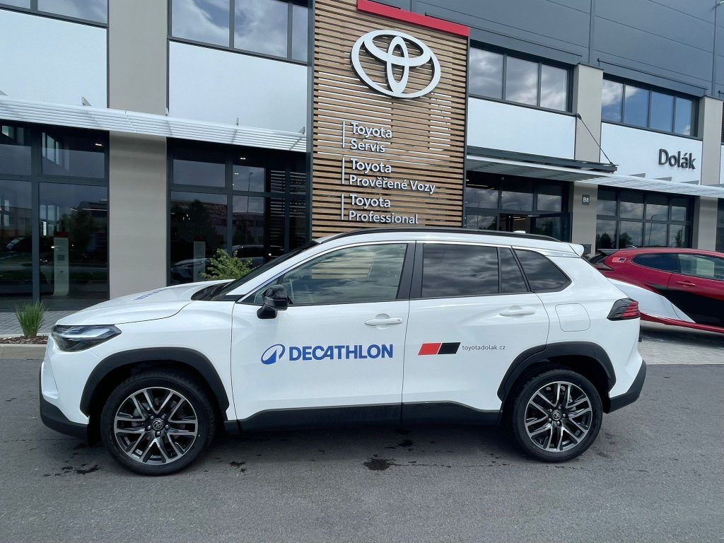 Toyota Corolla Cross, 1.8 Hybrid automat Style - fotka 4