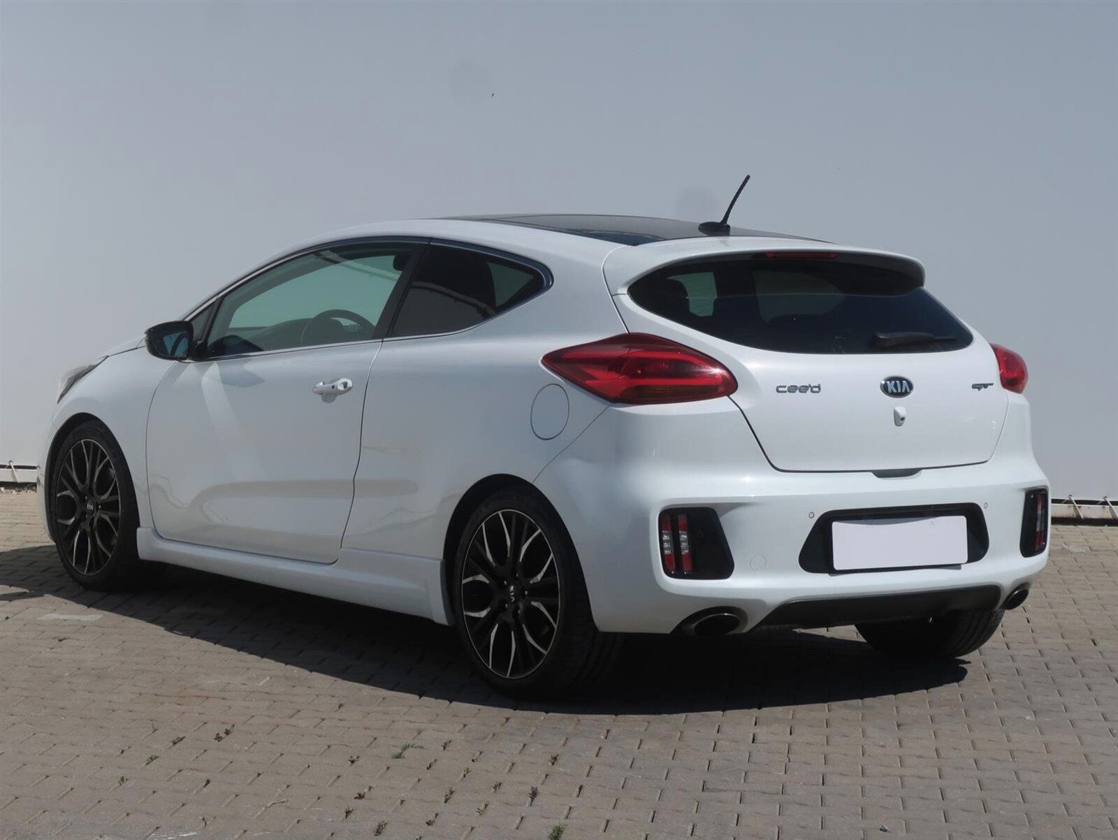 Kia Pro_cee´d, GT 1.6 T-GDI, Serv.kniha - fotka 4