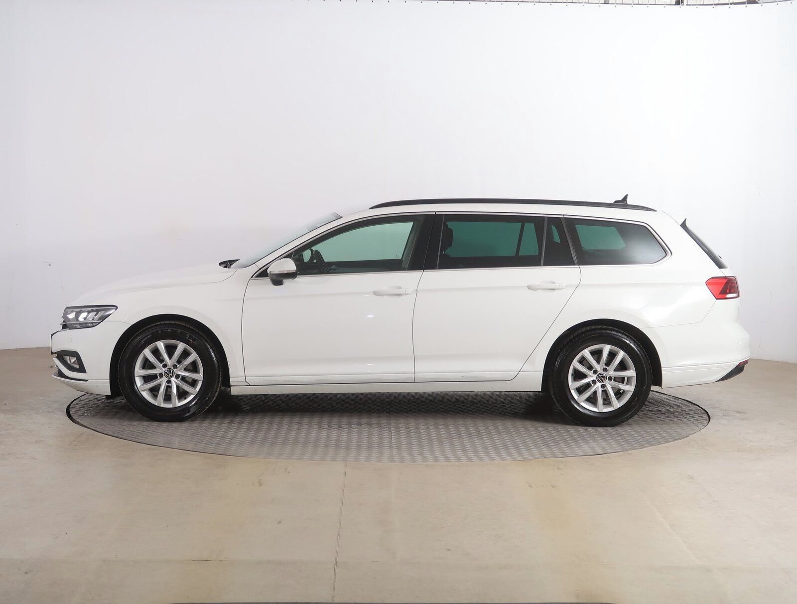 Volkswagen Passat, 2.0 TDI, Business, Automat - fotka 3