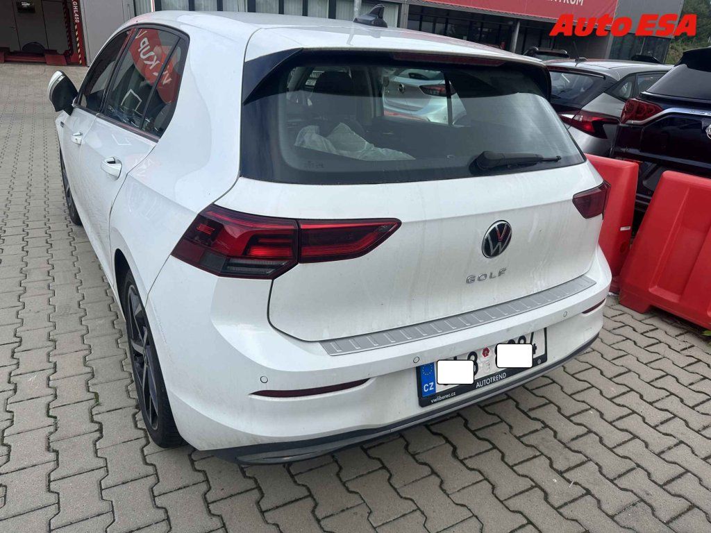 Volkswagen Golf, 1.5TSi,1.maj,ČR - fotka 2