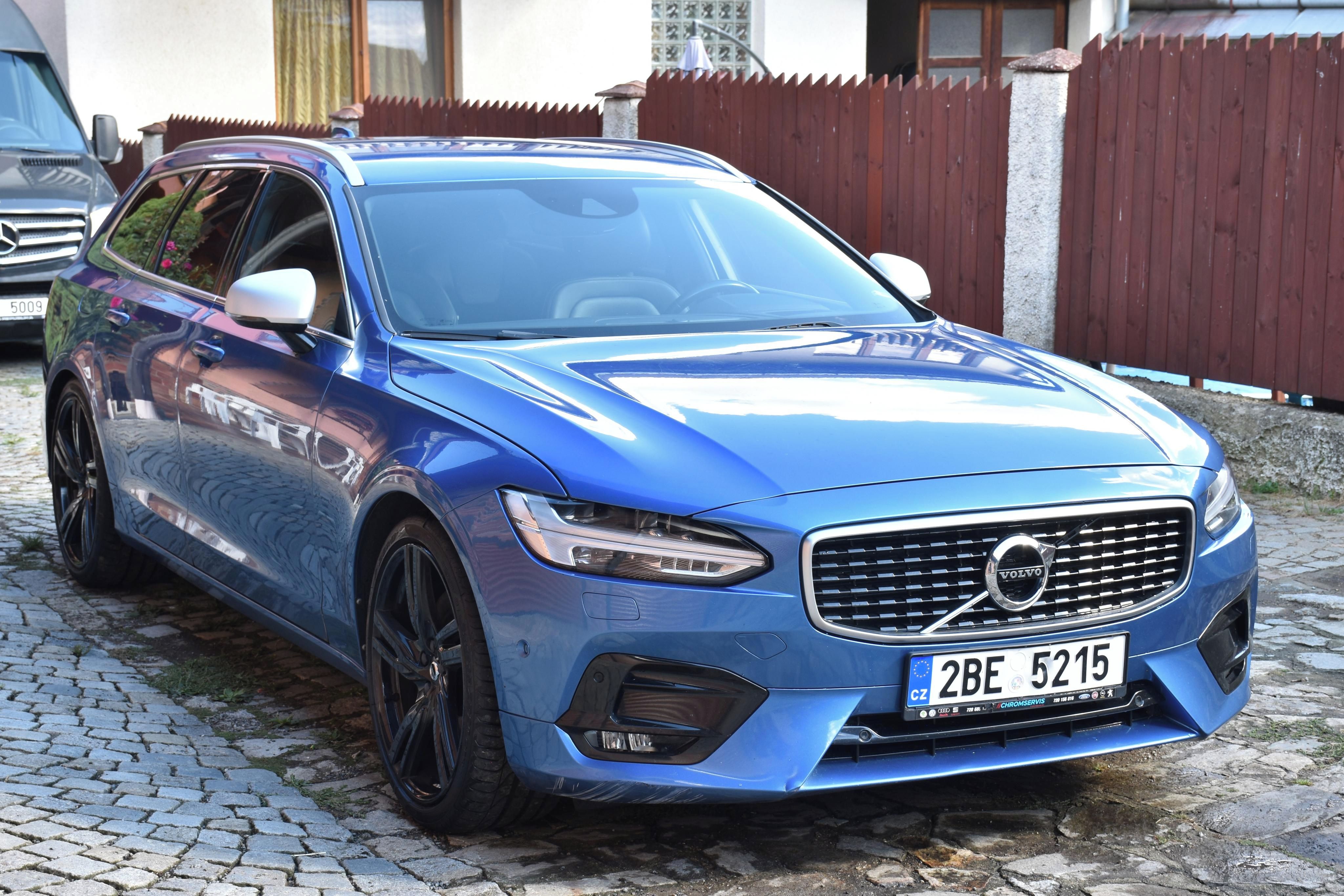 Volvo V90, D5 AWD R-Design Polestar 177kw - fotka 2