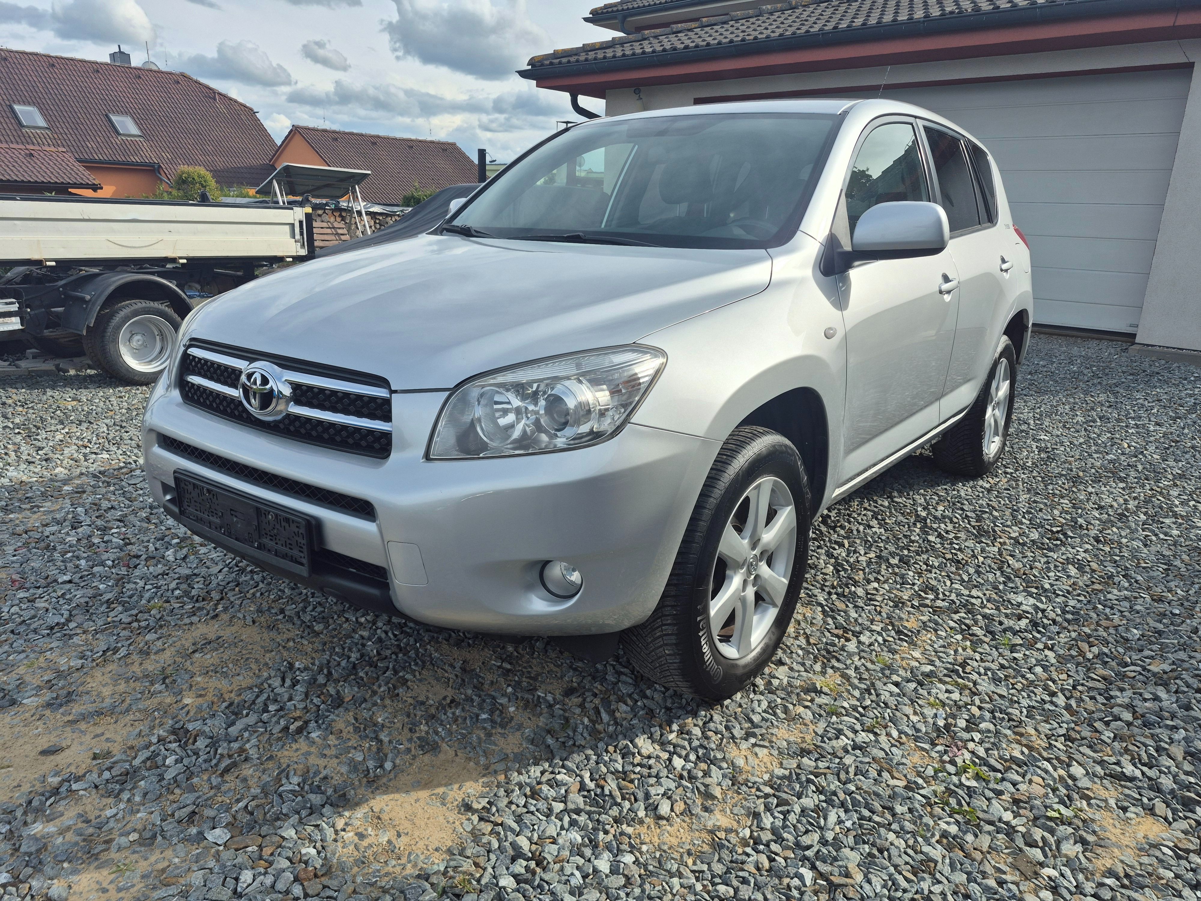Toyota Rav4, Toyota RAV 4 2,0 I 4x4 - fotka 2