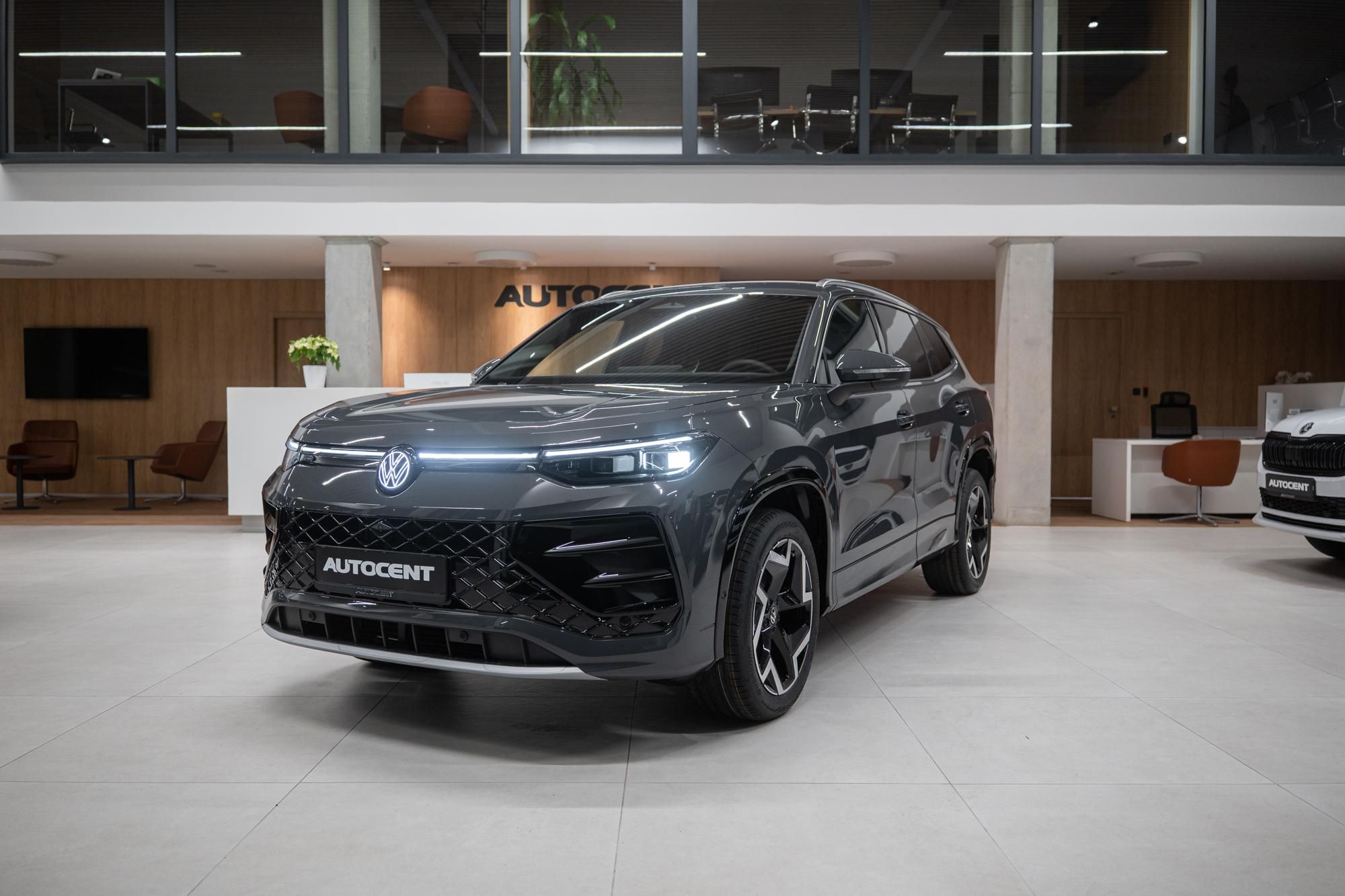 Volkswagen Tayron, R-LINE 4X4 142KW NOVÉ VOZIDLO! - fotka 2