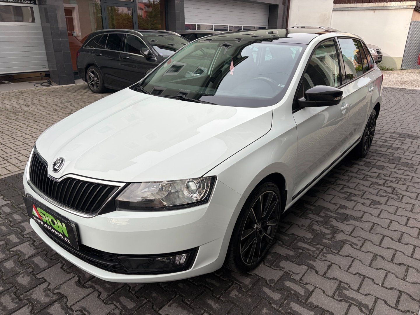 Škoda Rapid, 1,4TSi 92kW, DSG, Spaceback - fotka 3