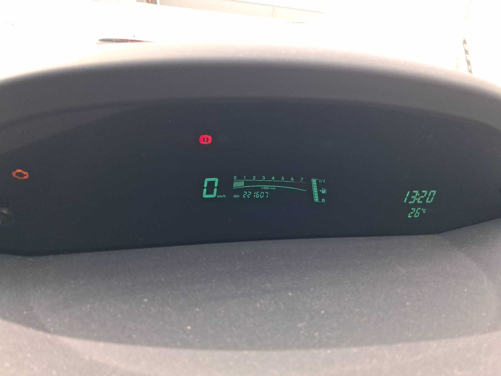 Toyota Yaris, 1.0 VVT-i, Klima, oblíbený vůz - fotka 3