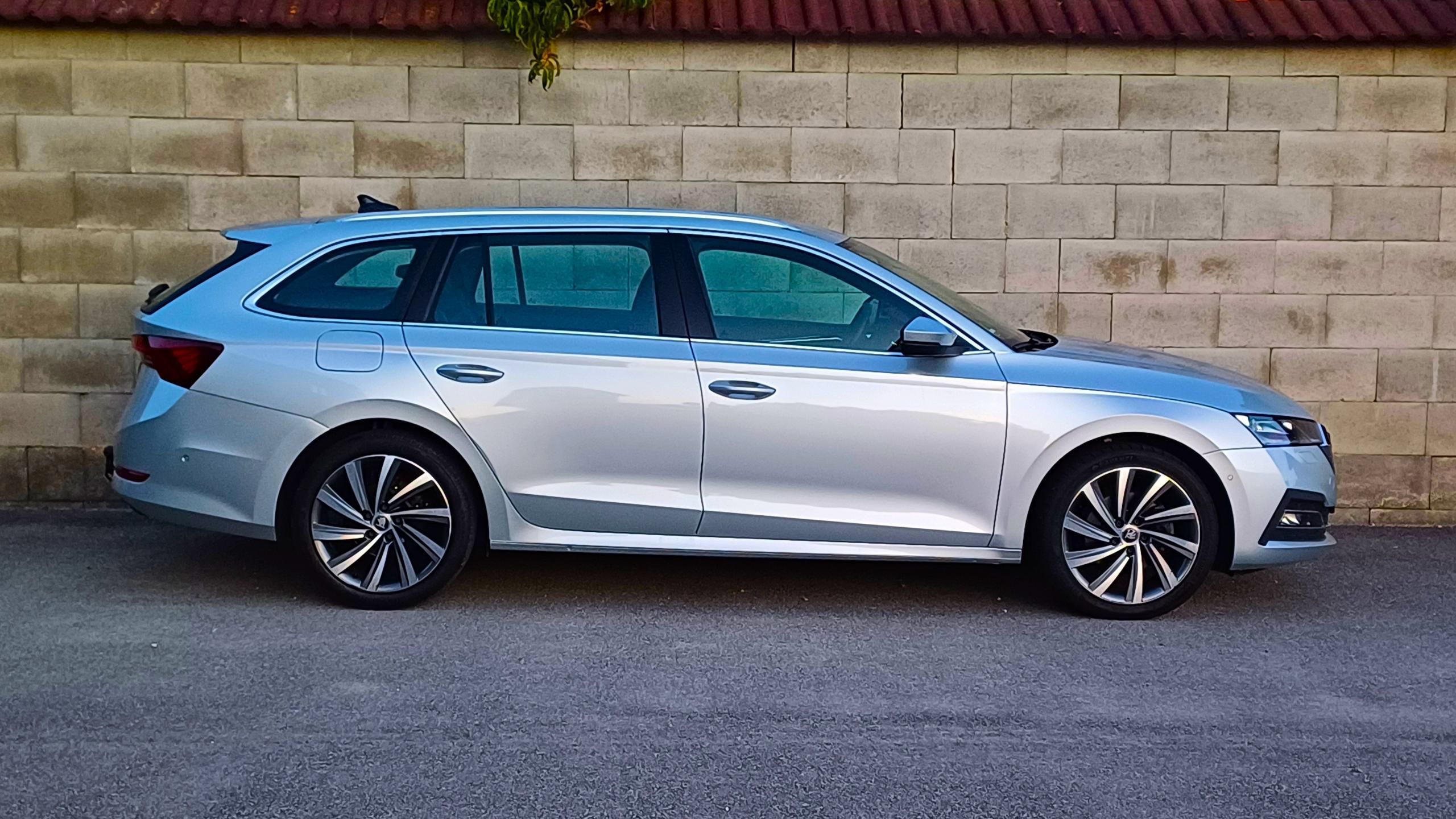 Škoda Octavia, TDI 110kW WEBASTO-TZ-HUD-DPH - fotka 4