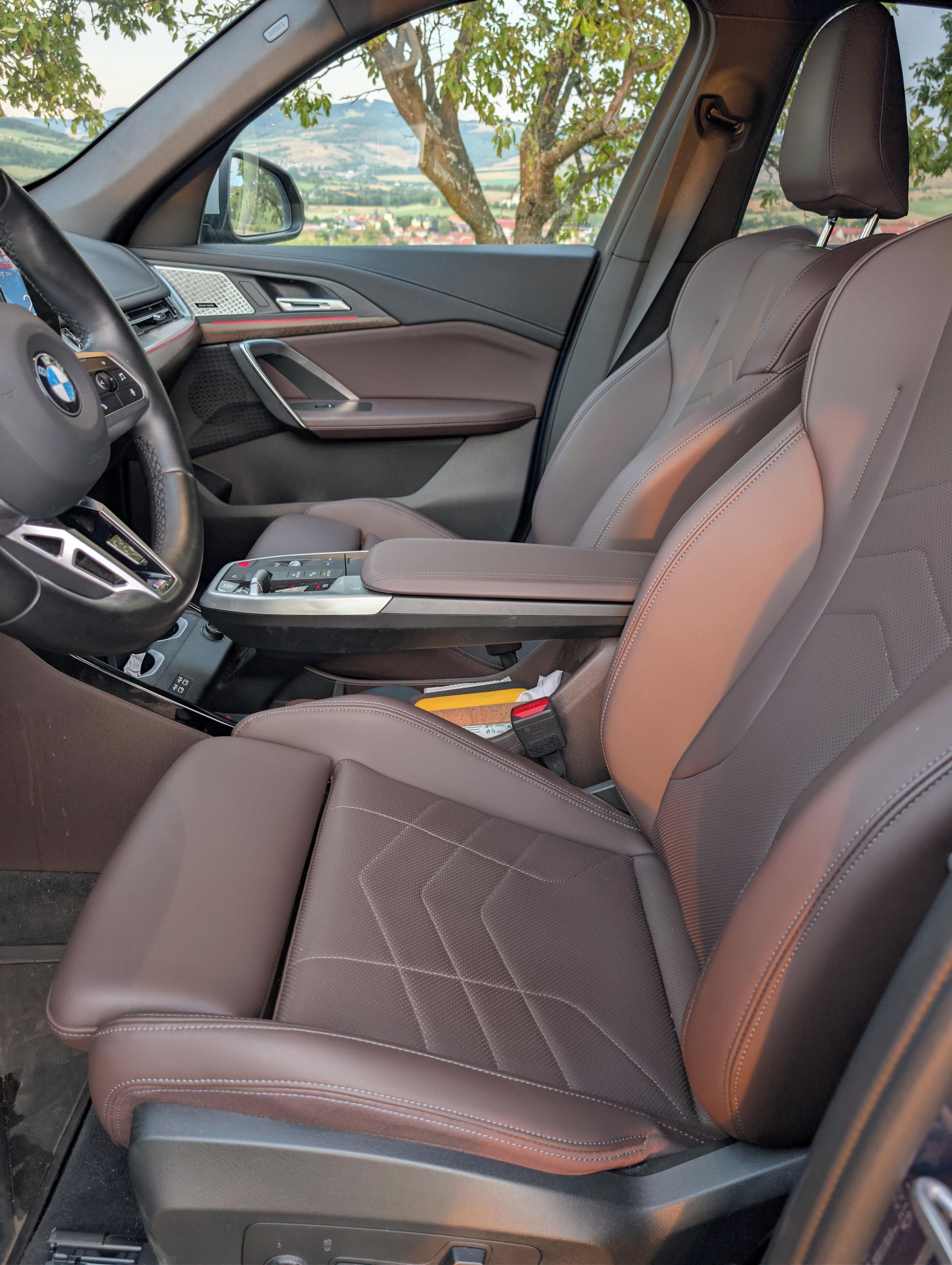 BMW X1, 23i xDrive, Tažné,HK,Masaže - fotka 5