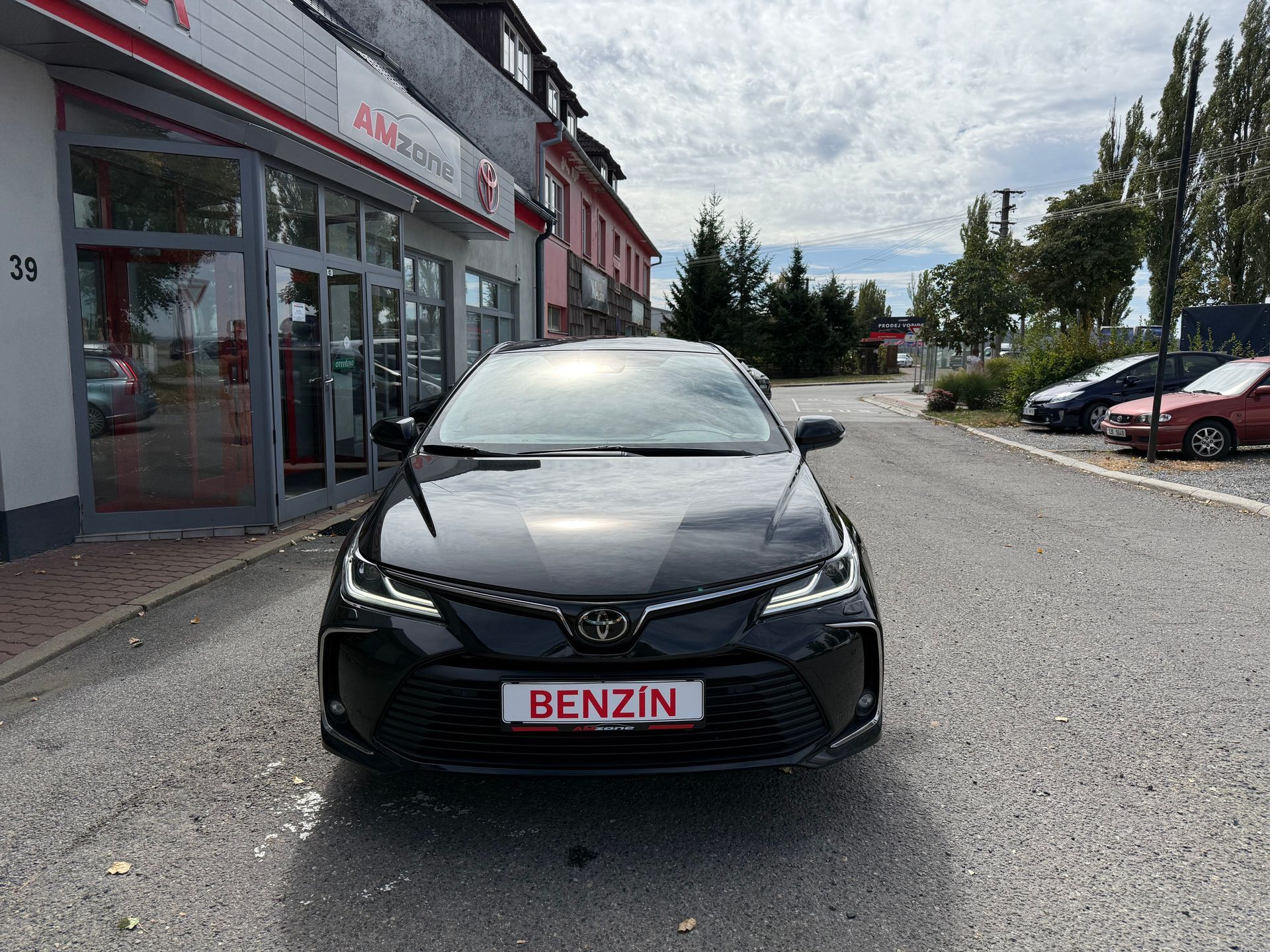 Toyota Corolla, 1.5 i COMFORT STYLE  1 MAJ-ČR - fotka 2