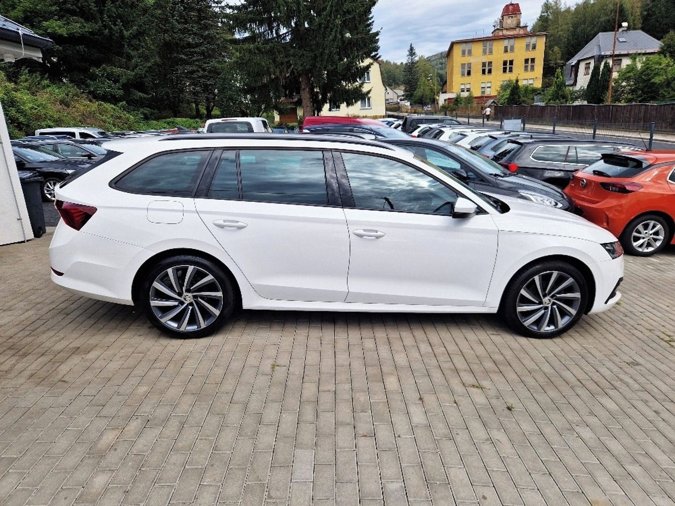 Škoda Octavia, 2.0 TDi (110 kW), plný servis - fotka 6