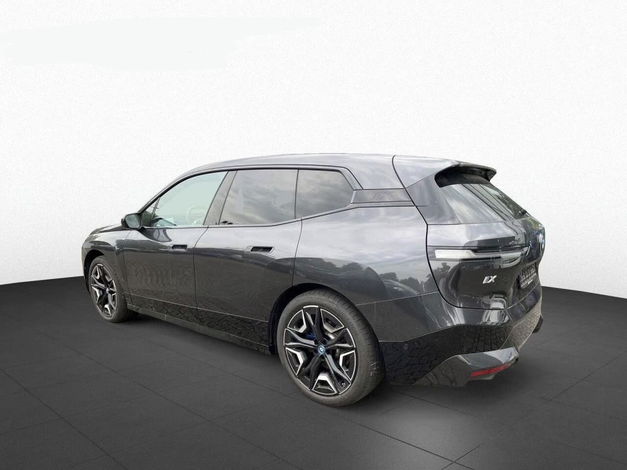 BMW iX, xDr 40 Sportpaket*Kůže*360°* - fotka 2