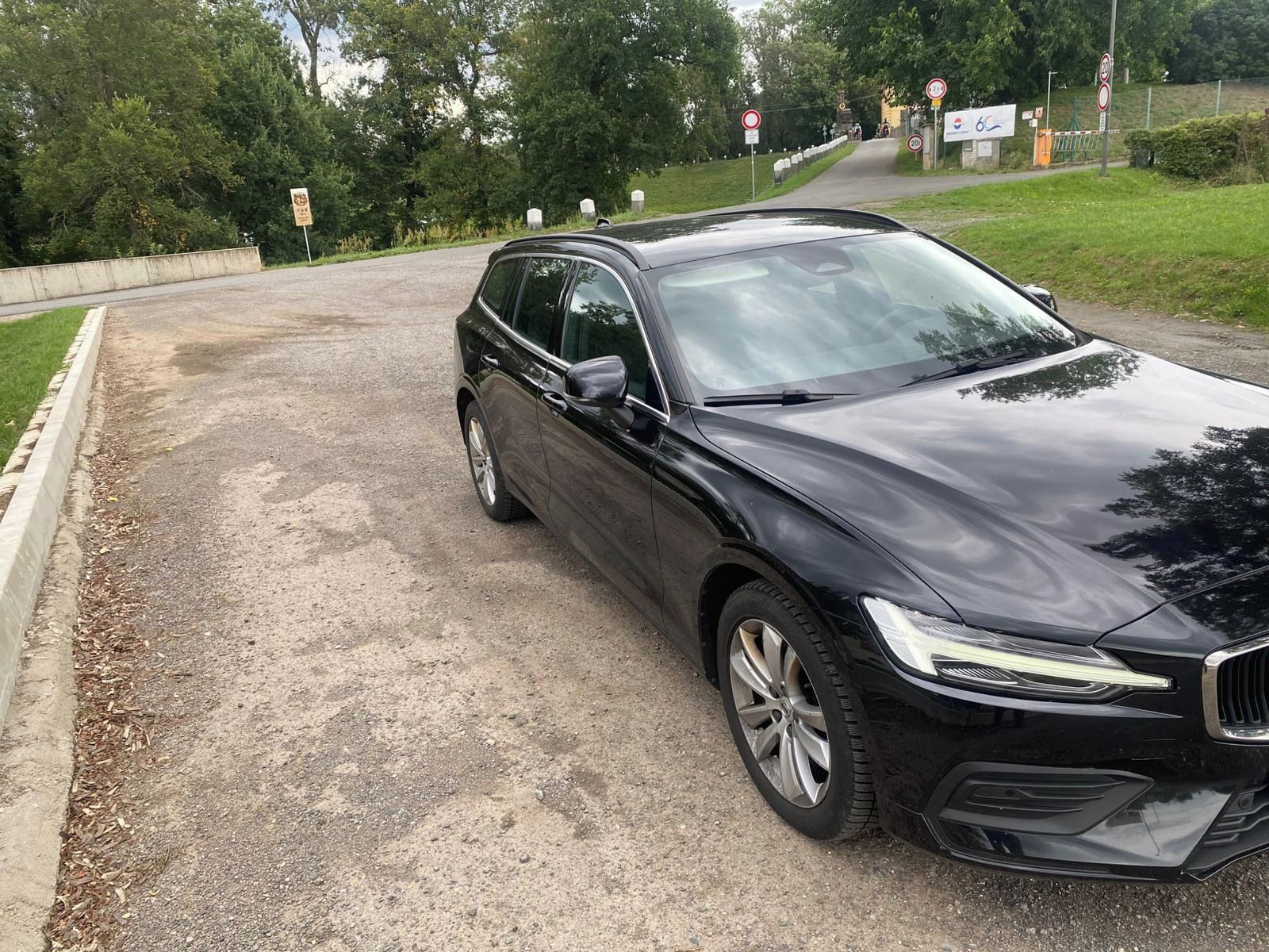 Volvo V60, 2024 AWD105tkm1maj2,0milHyb - fotka 2
