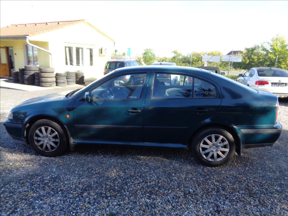 Škoda Octavia, 1,6 - fotka 3